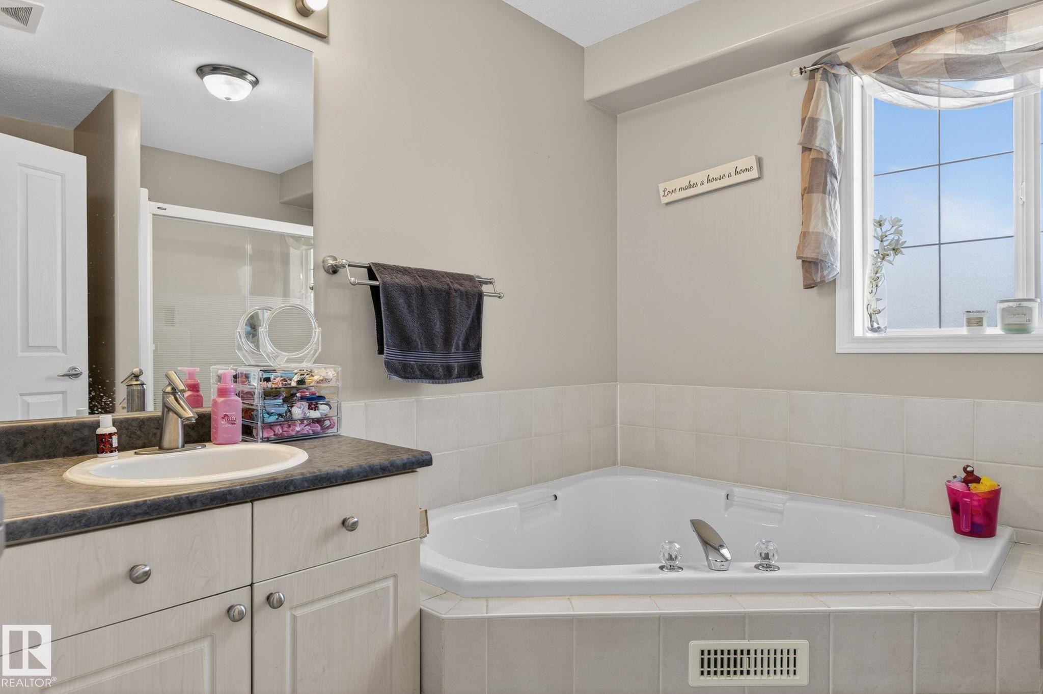 Photo 16 at 1904 36 Avenue NW, Wild Rose, Edmonton