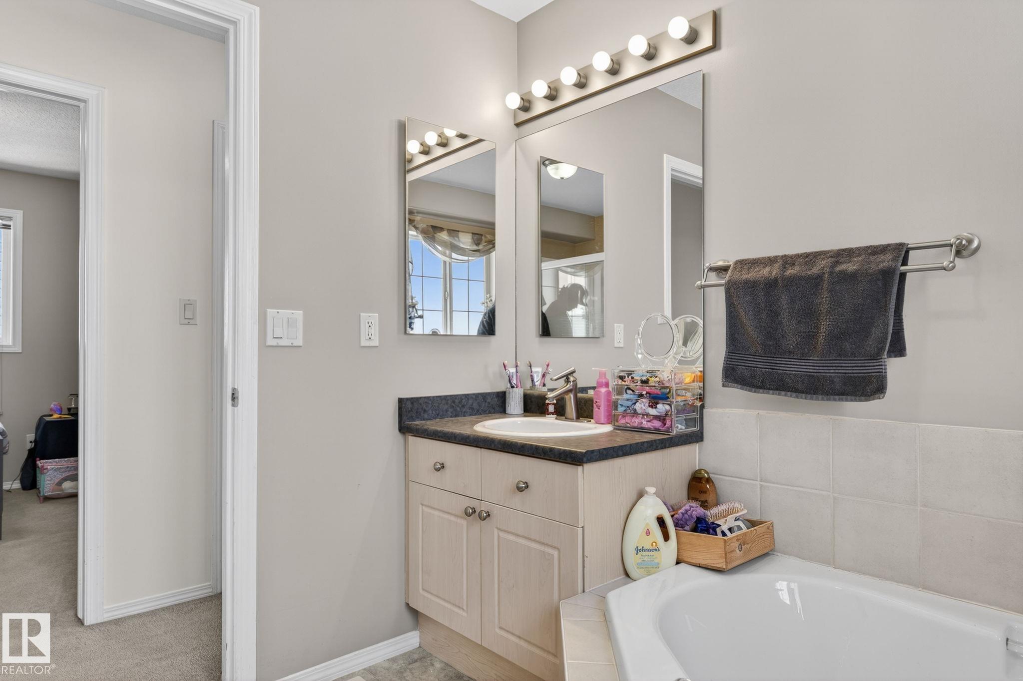 Photo 18 at 1904 36 Avenue NW, Wild Rose, Edmonton