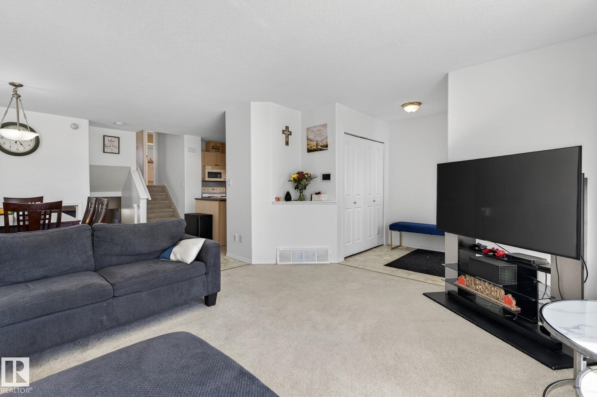 1904 36 Avenue NW, Wild Rose, Edmonton