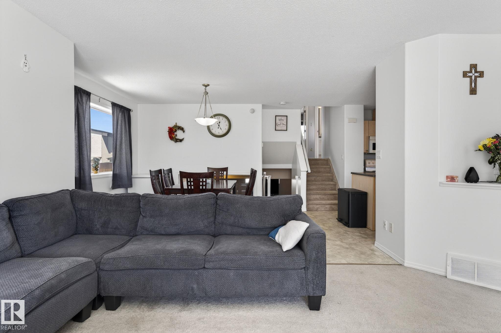 1904 36 Avenue NW, Wild Rose, Edmonton