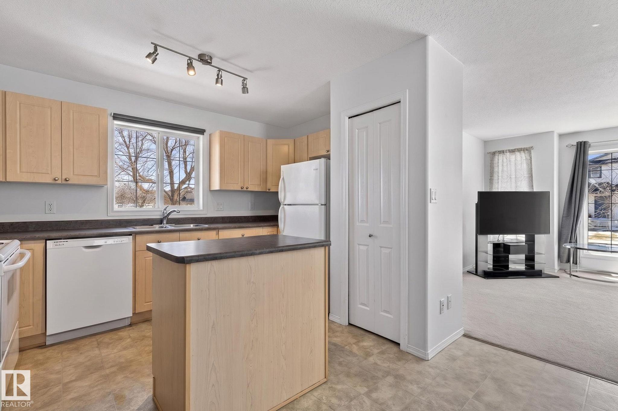 Photo 9 at 1904 36 Avenue NW, Wild Rose, Edmonton