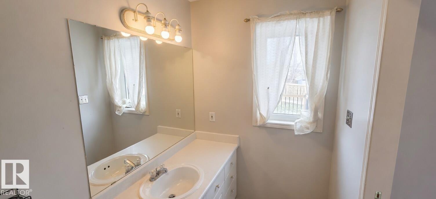 Photo 24 at 9218 163 Avenue NW, Eaux Claires, Edmonton