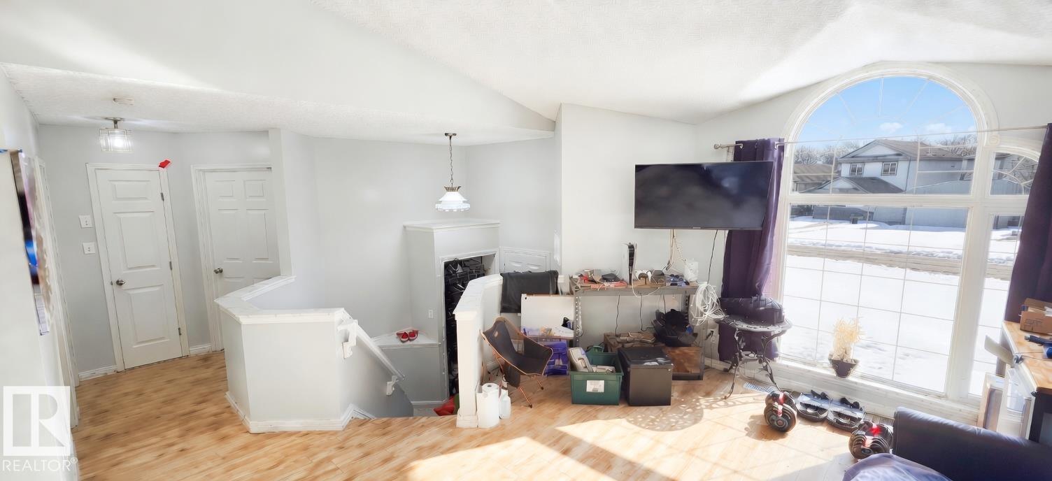 https://zimg.paragon.ice.com/ParagonImages/Property/PM/RAE/225397274/6/0/0/bddca30cf93e856bd0472849dea1cad9/1/217087c2a164b9891a880aa5355f53d3/225397274-1b4f7e3a-e003-439f-954b-5277a0b3227d.JPG