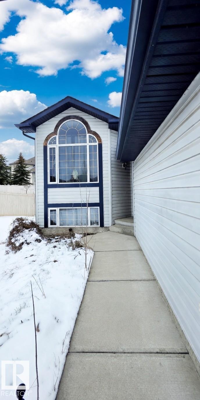 Photo 10 at 9218 163 Avenue NW, Eaux Claires, Edmonton