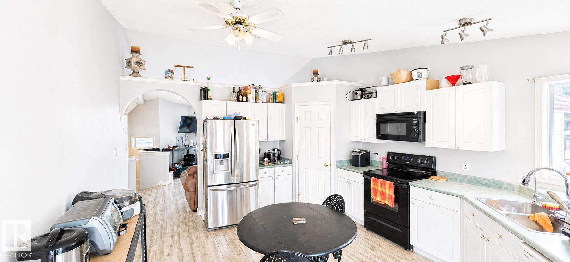 https://zimg.paragon.ice.com/ParagonImages/Property/PM/RAE/225397274/9/0/0/e85a6fdce51e43a137a670dfae371293/1/217087c2a164b9891a880aa5355f53d3/225397274-85a8b6c6-7cd1-40fe-aeaa-5031130960d0.JPG