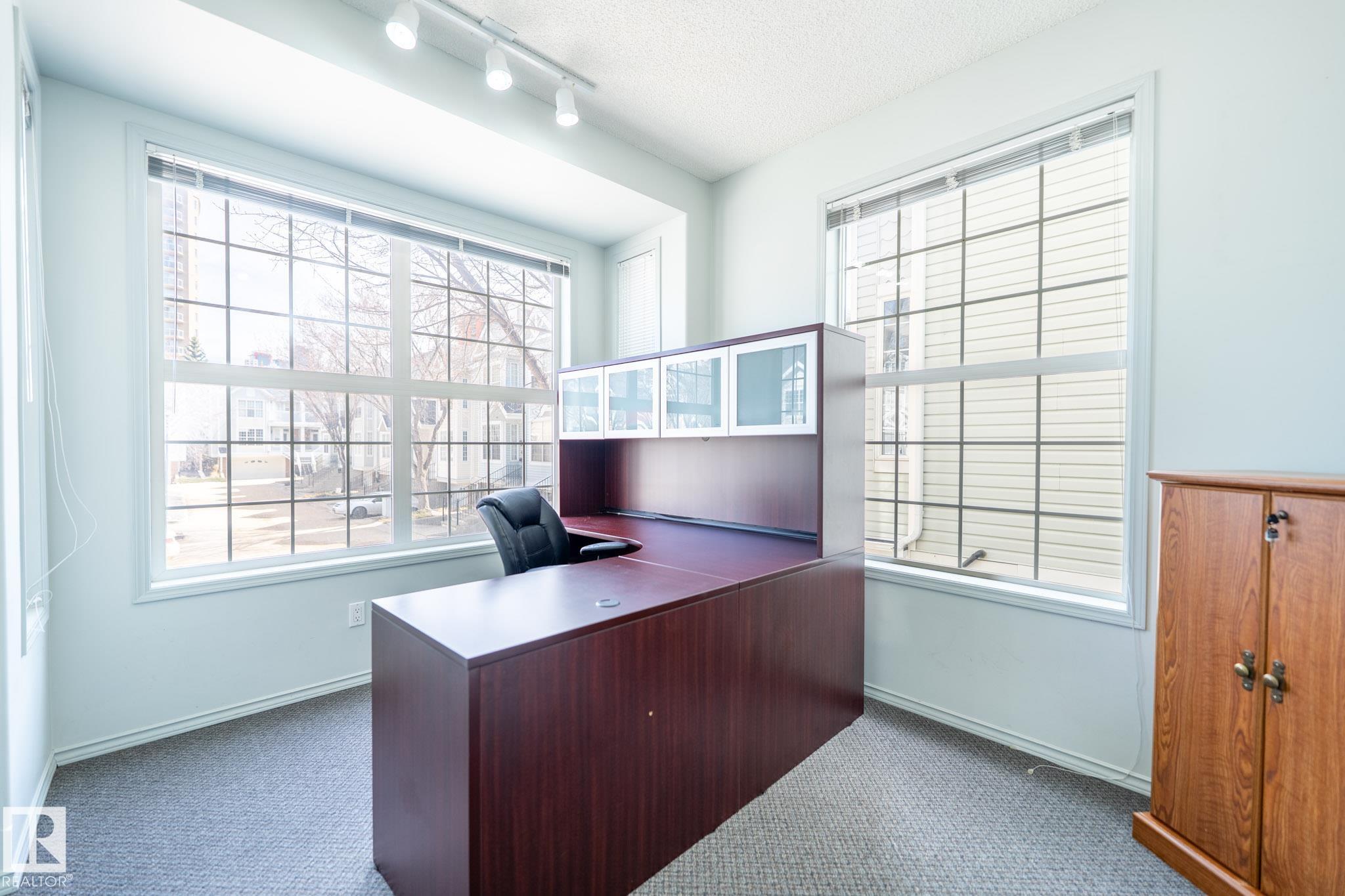 Photo 10 at 3 - 10235 111 Street NW, Downtown, Edmonton