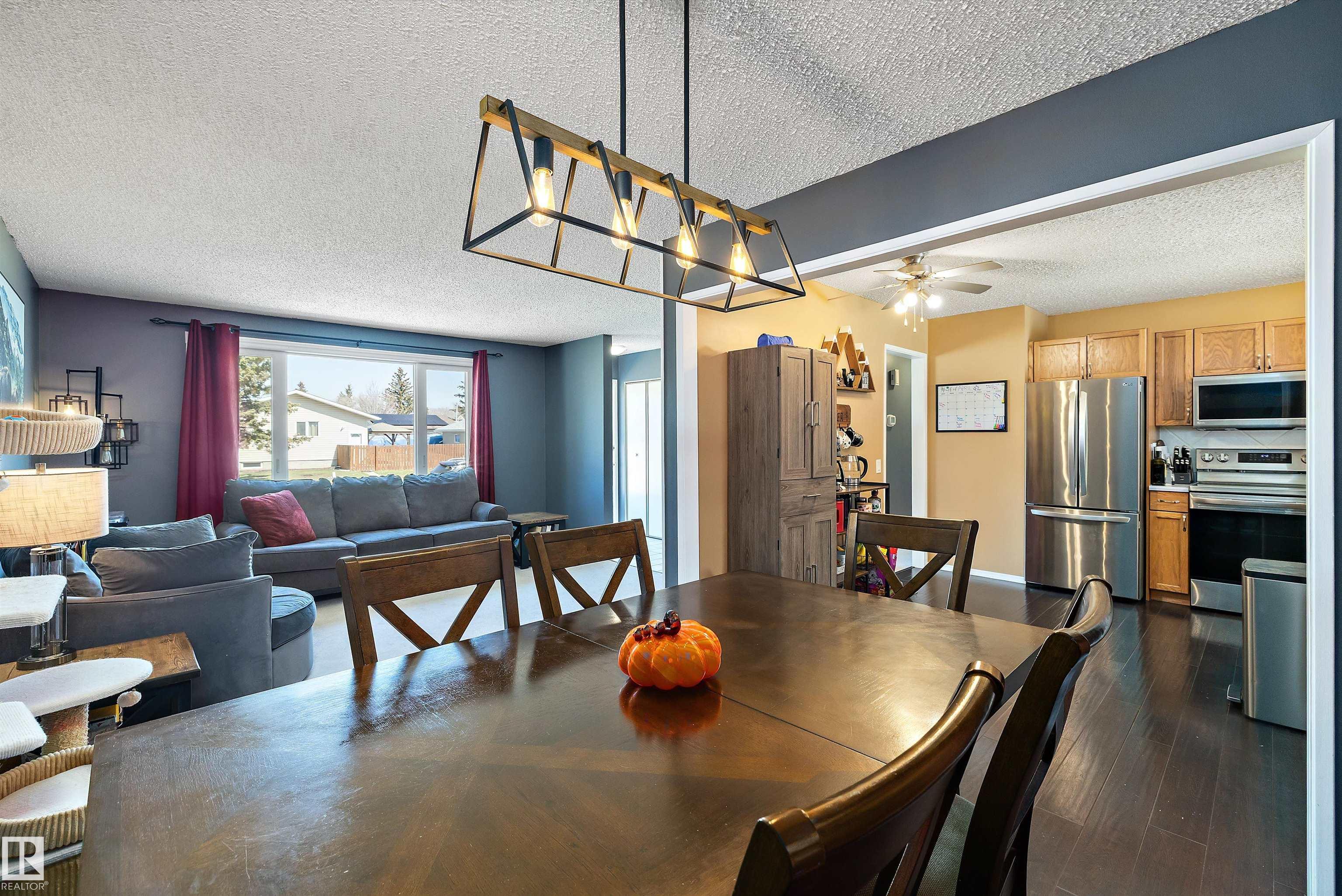 Photo 11 at 9419 98 Avenue, Morinville