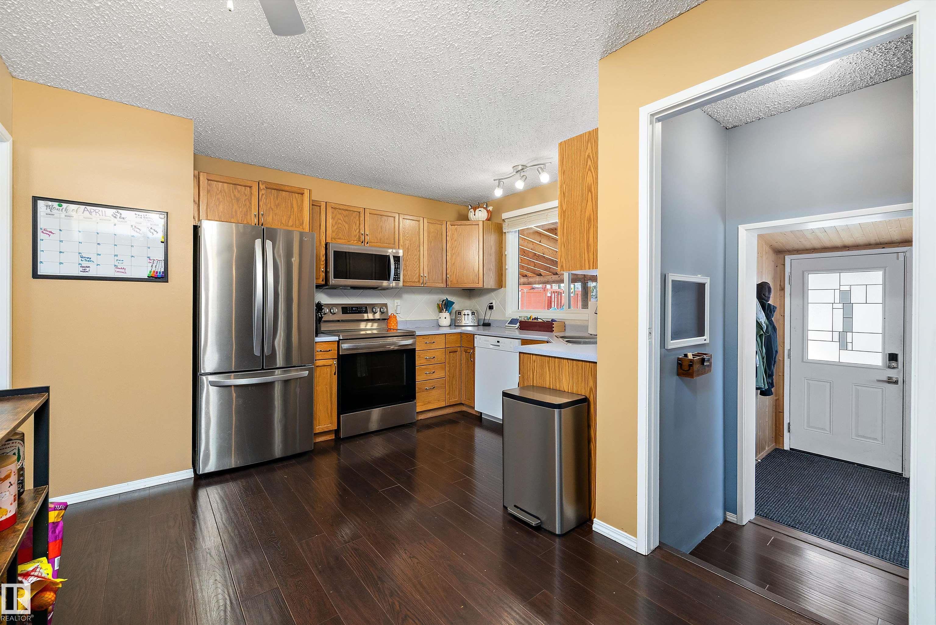 Photo 12 at 9419 98 Avenue, Morinville