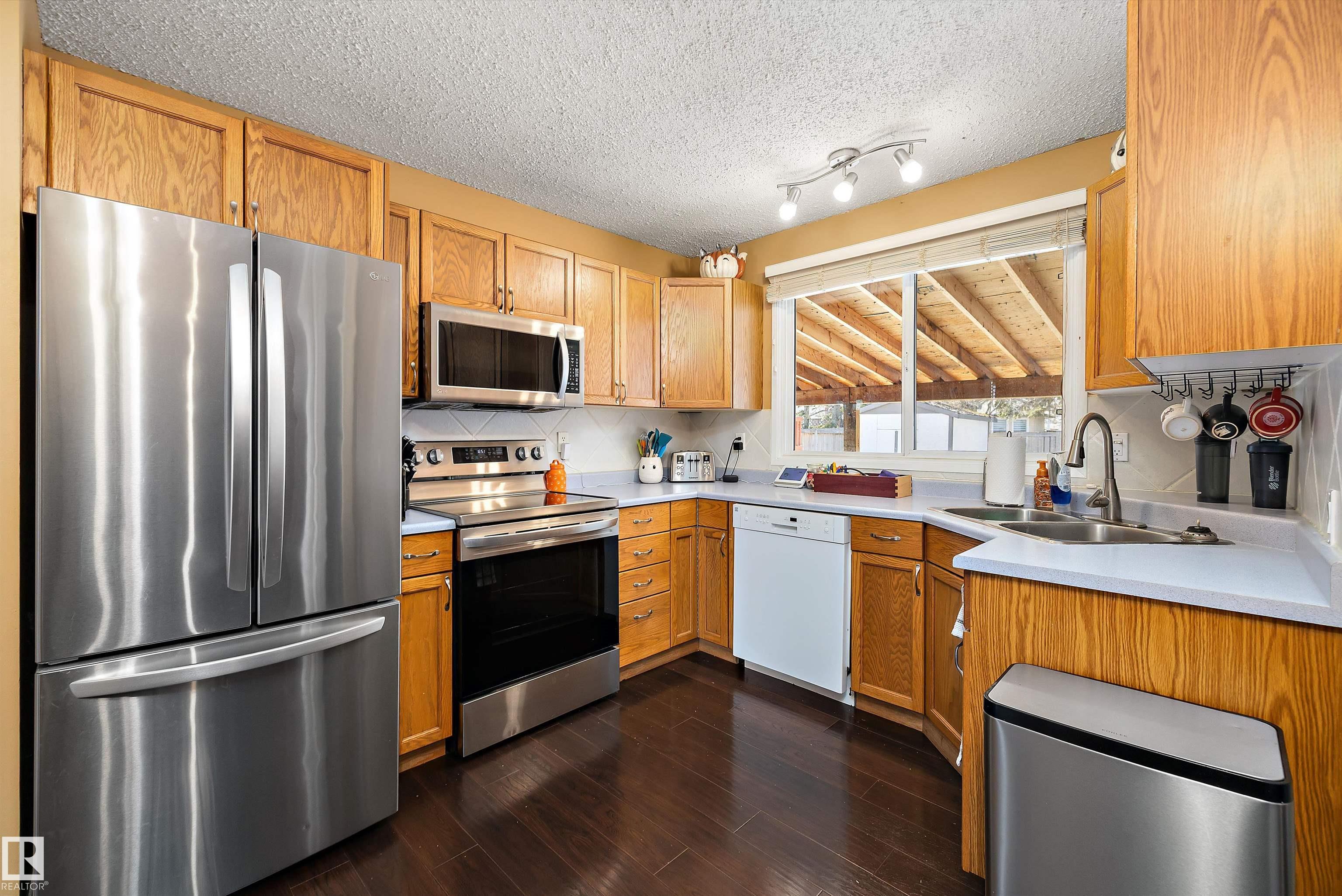 Photo 16 at 9419 98 Avenue, Morinville