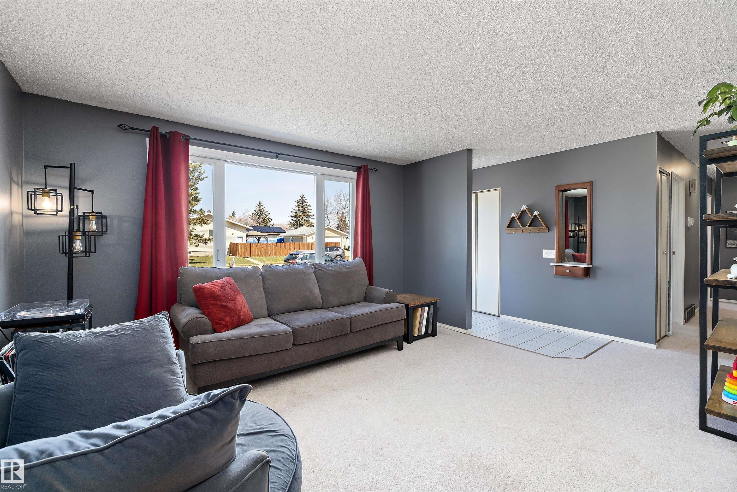 Photo 8 at 9419 98 Avenue, Morinville