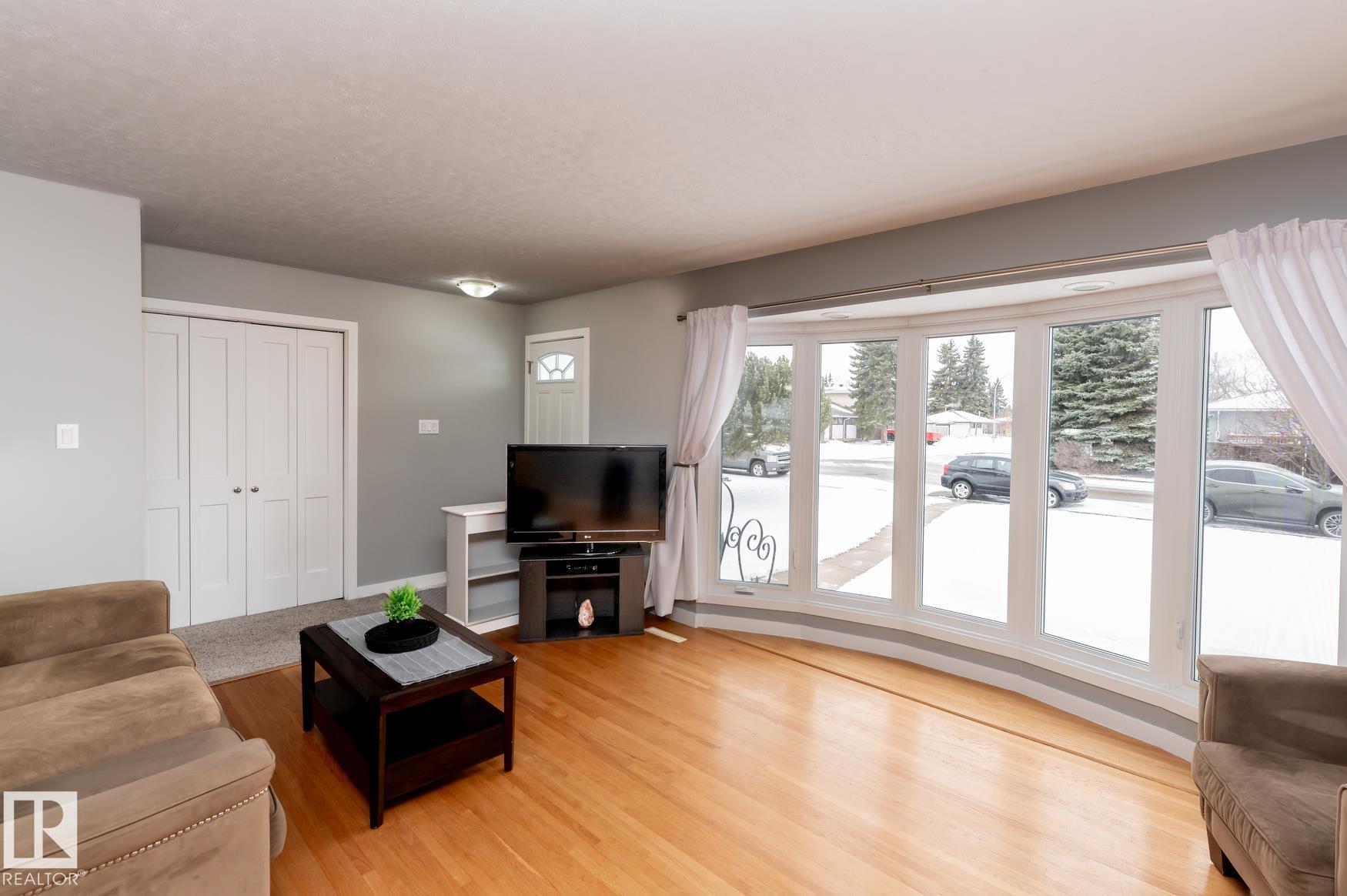 13503 111 Street NW, Rosslyn, Edmonton