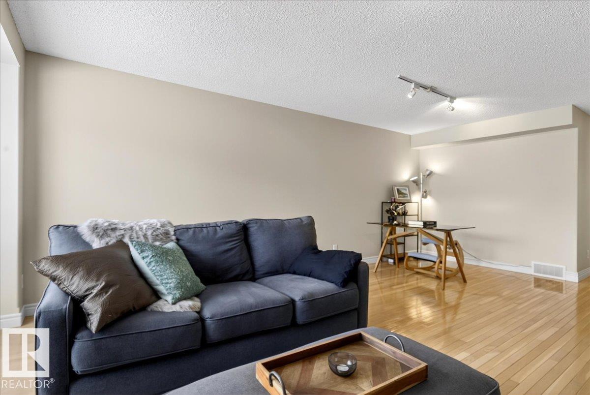 Photo 28 at 34 - 10235 111 Street NW, Downtown, Edmonton