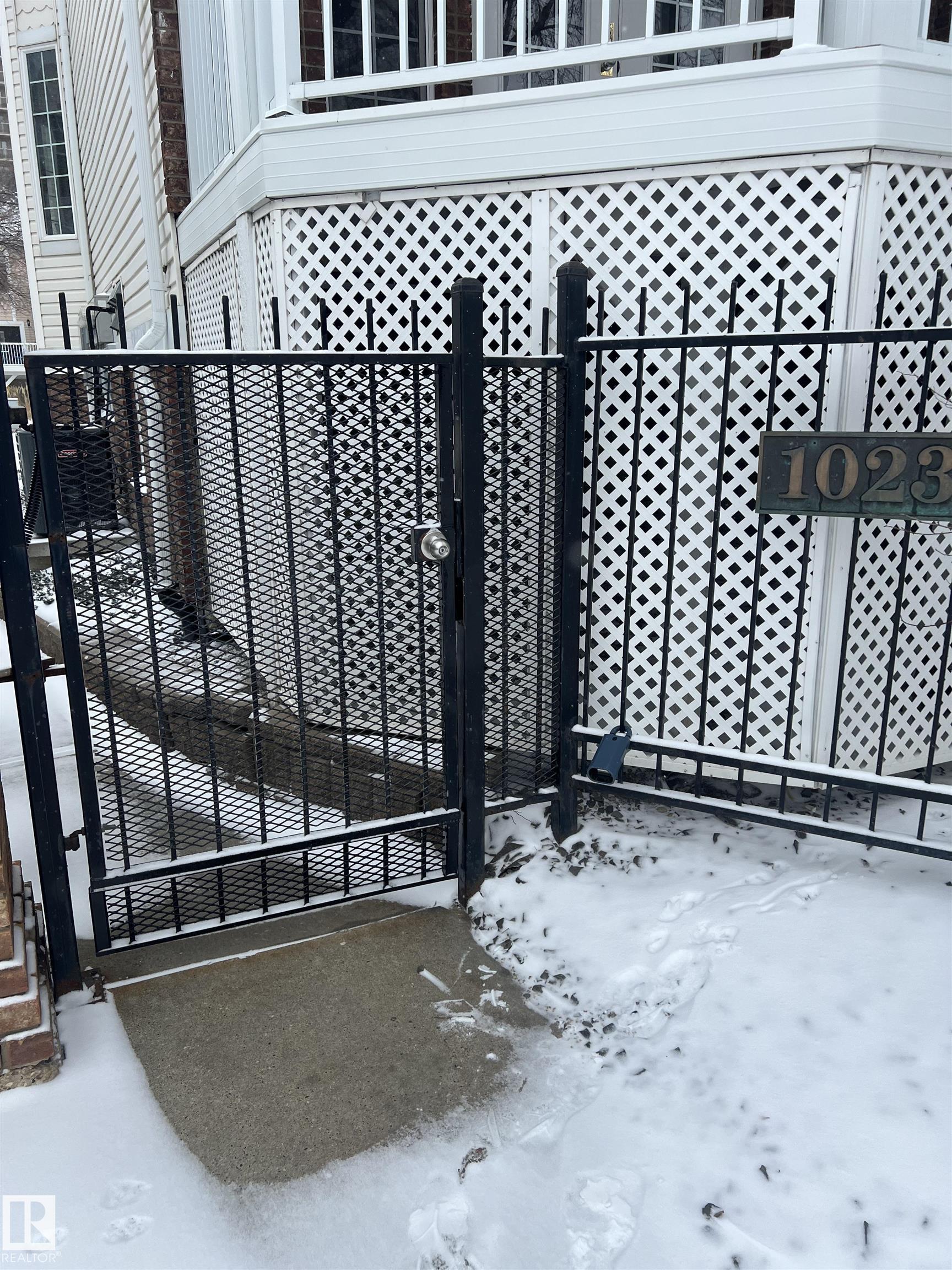 Photo 59 at 34 - 10235 111 Street NW, Downtown, Edmonton