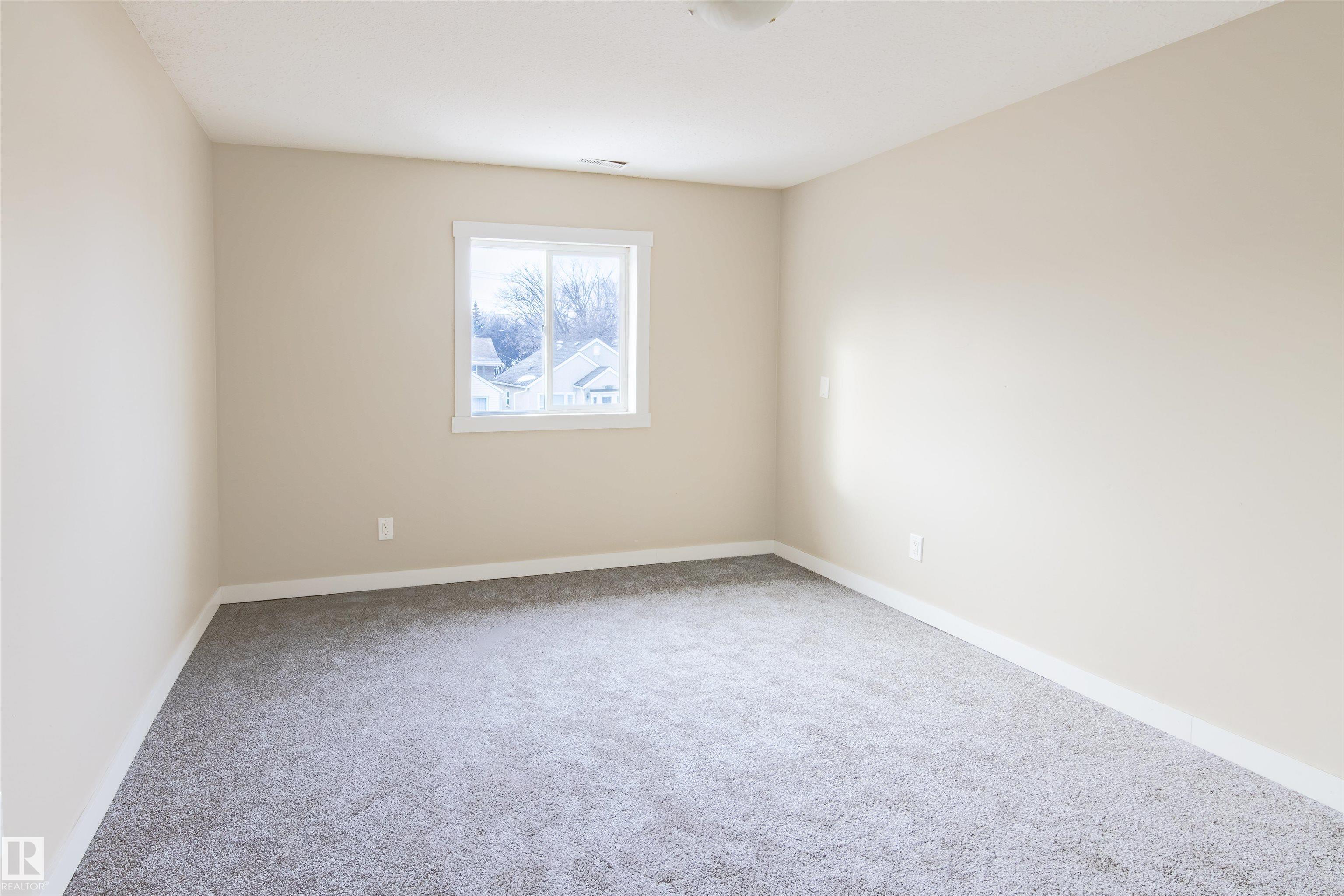 https://zimg.paragon.ice.com/ParagonImages/Property/PM/RAE/225397287/24/0/0/0b7ab392a0462631f184fca941550699/1/bff63341e2a0c146ca3a229d13aebf5c/225397287-5FEFE966-D3FC-45FC-9282-AC895A764FBC.JPG