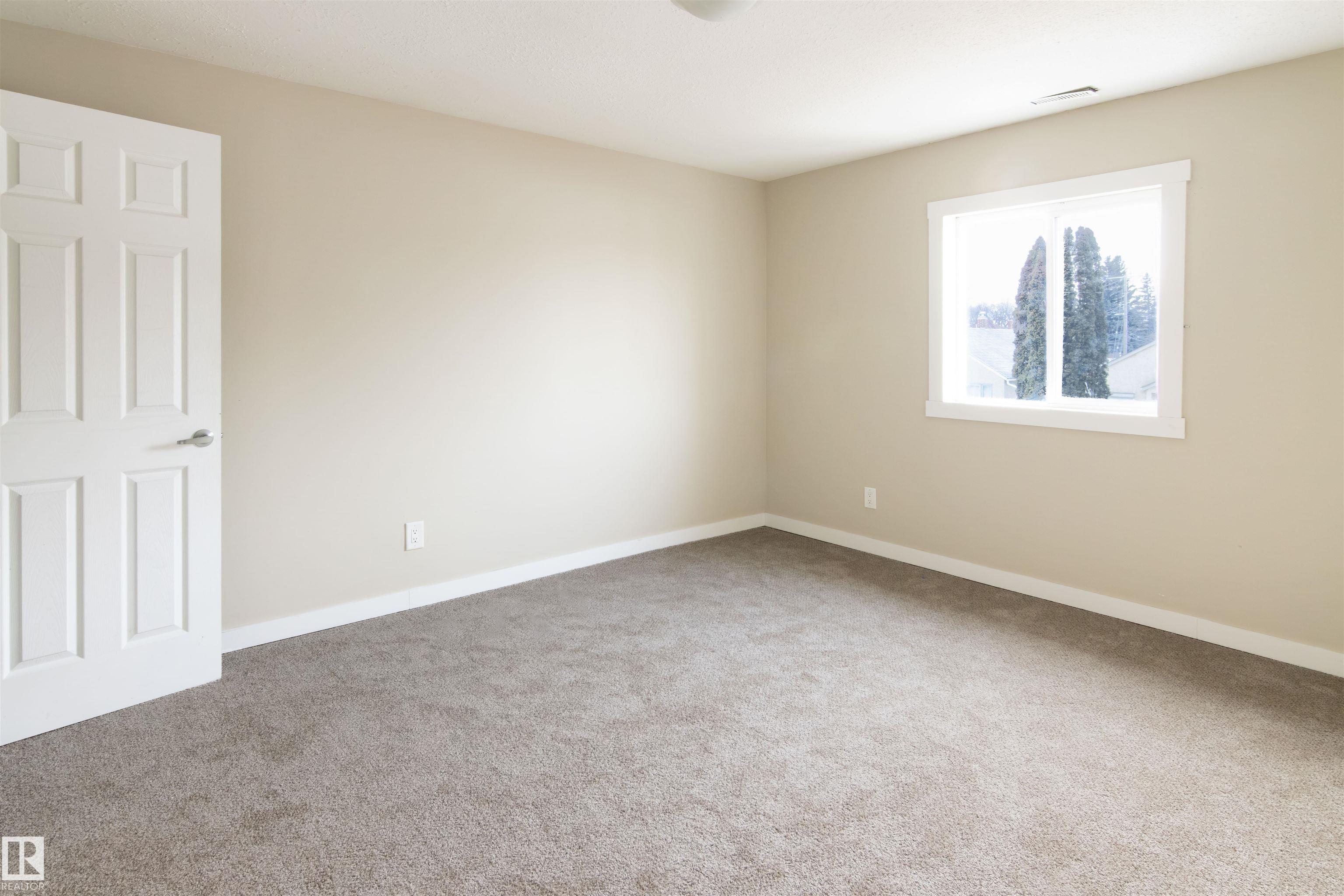 https://zimg.paragon.ice.com/ParagonImages/Property/PM/RAE/225397287/25/0/0/eec3a5840b0c0fc2434e82175c96ac9e/1/bff63341e2a0c146ca3a229d13aebf5c/225397287-1343D8B1-786E-4BF3-9470-6B9580069031.JPG
