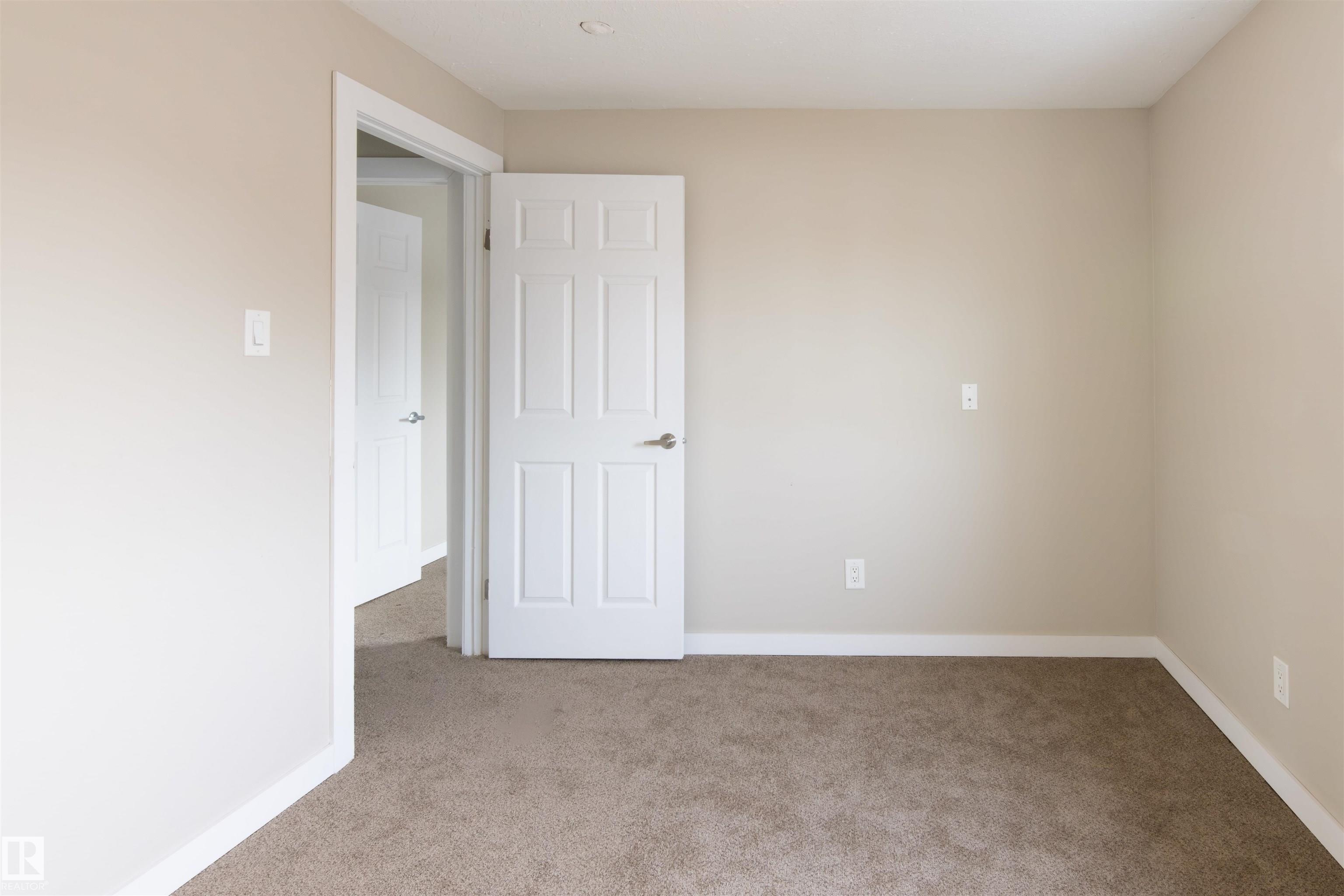 https://zimg.paragon.ice.com/ParagonImages/Property/PM/RAE/225397287/27/0/0/a5eca8d8aebf0c2667465166fad9db22/1/bff63341e2a0c146ca3a229d13aebf5c/225397287-95341201-A59F-40EA-AAED-6B09DB8F5C70.JPG