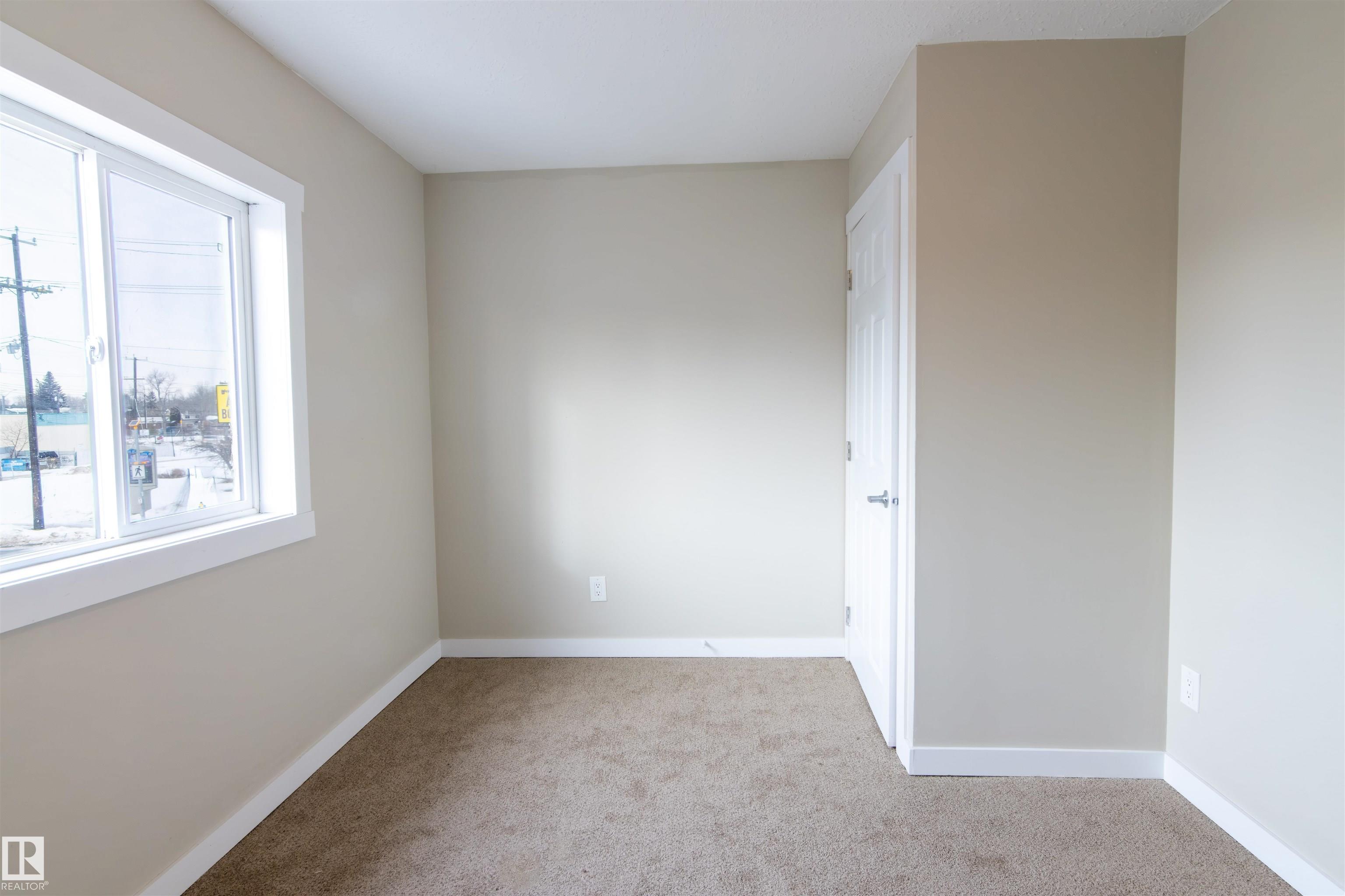 https://zimg.paragon.ice.com/ParagonImages/Property/PM/RAE/225397287/28/0/0/c2ac177523be89ee48be16af19f1eb4b/1/bff63341e2a0c146ca3a229d13aebf5c/225397287-0A586E18-D22D-4728-A327-206727544451.JPG
