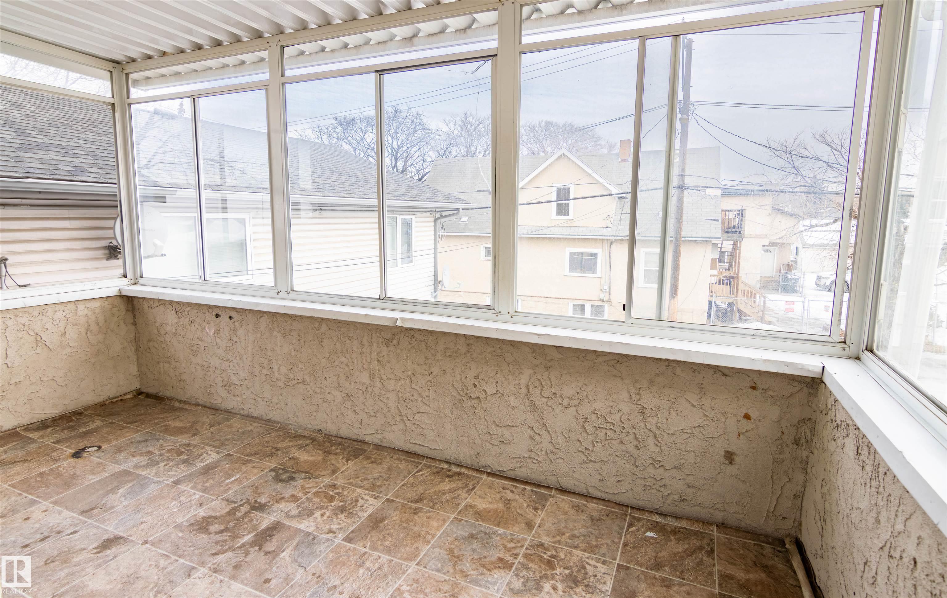 https://zimg.paragon.ice.com/ParagonImages/Property/PM/RAE/225397287/31/0/0/cda62fa4b50d2a997cca31739815dd38/1/bff63341e2a0c146ca3a229d13aebf5c/225397287-DFA61611-3F2A-49DF-B33F-8F4B58FDA53E.JPG
