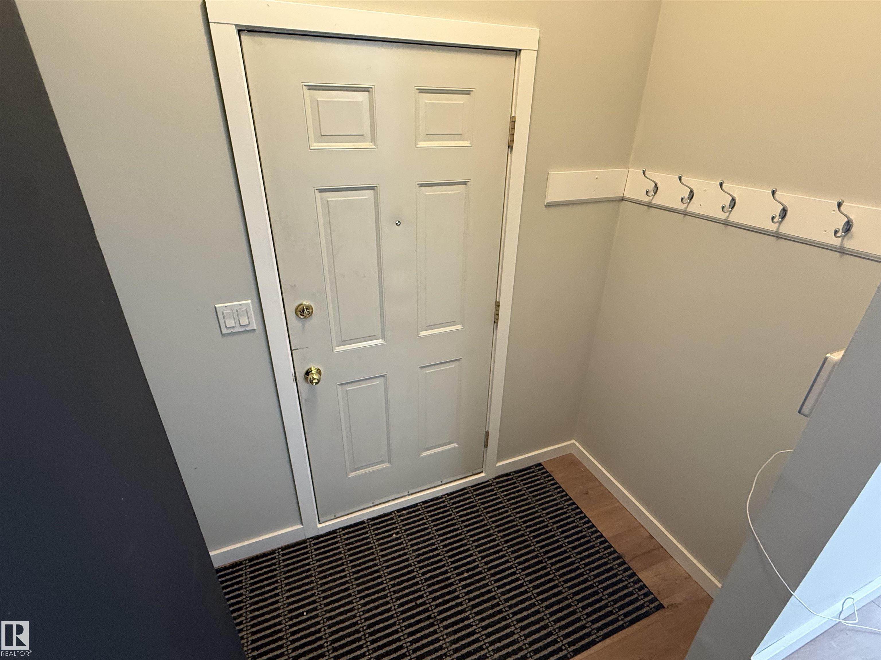 Photo 11 at 10654 Beaumaris Road NW, Lorelei, Edmonton