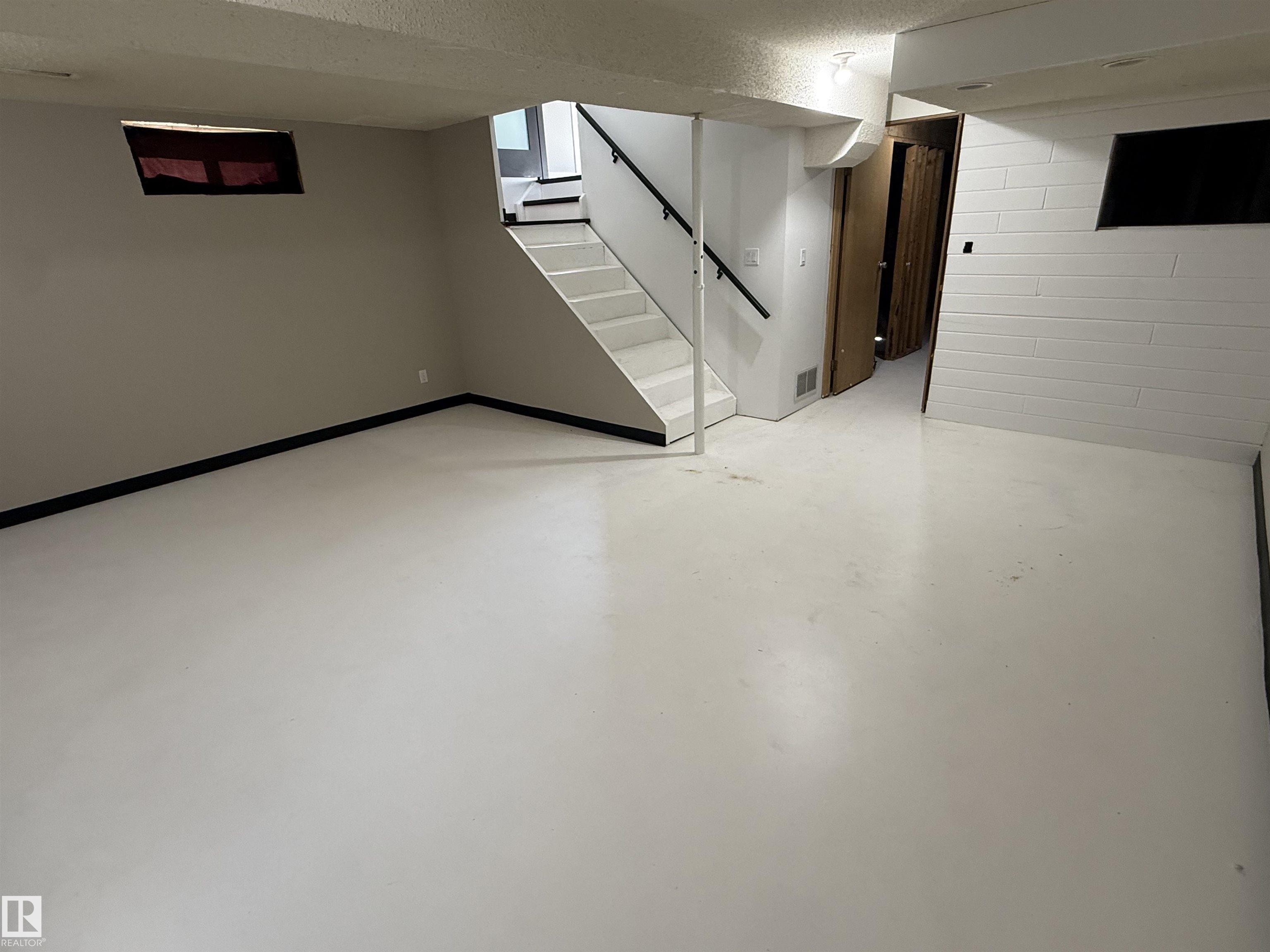 Photo 33 at 10654 Beaumaris Road NW, Lorelei, Edmonton