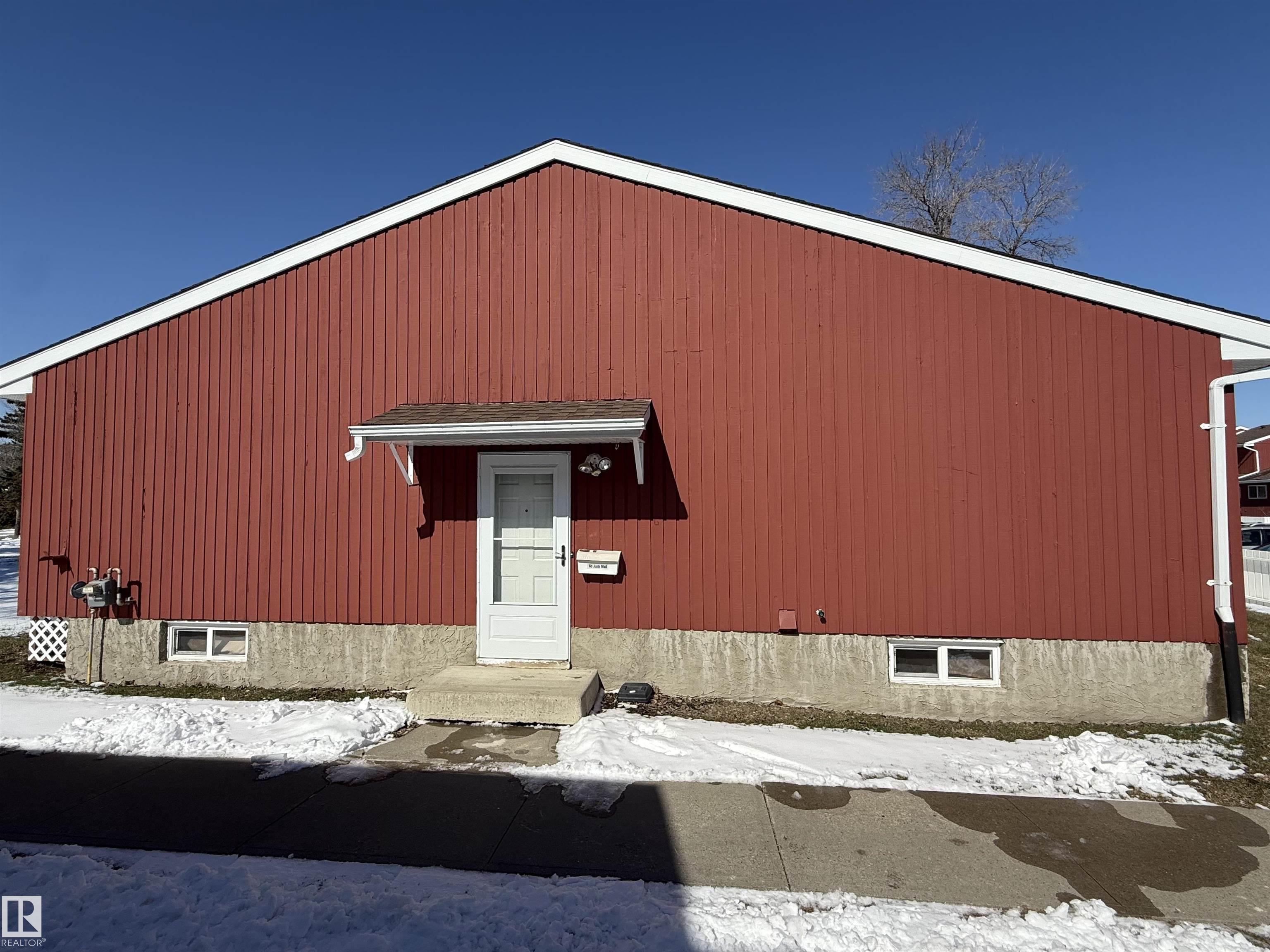 Photo 6 at 10654 Beaumaris Road NW, Lorelei, Edmonton