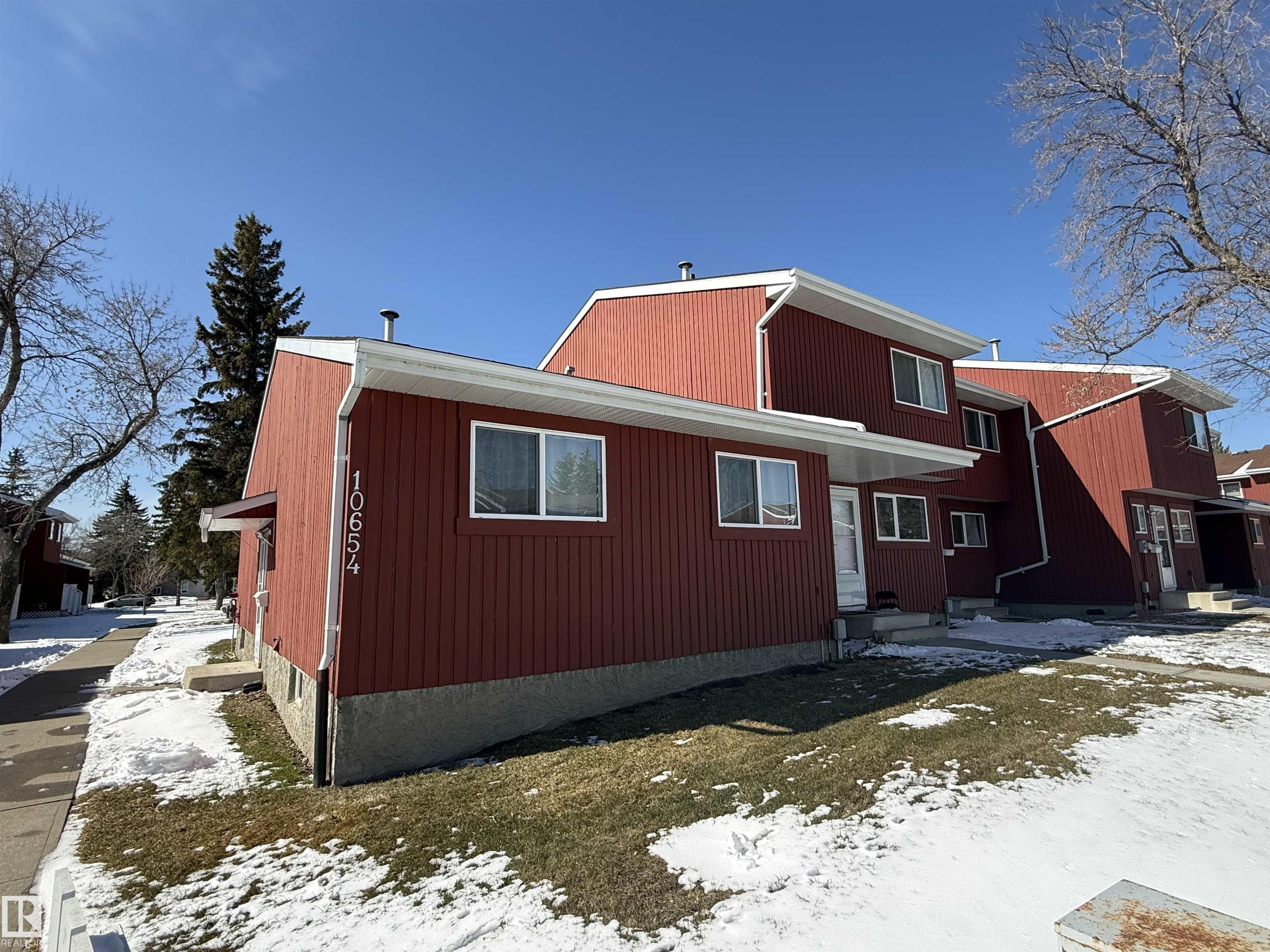 Photo 7 at 10654 Beaumaris Road NW, Lorelei, Edmonton