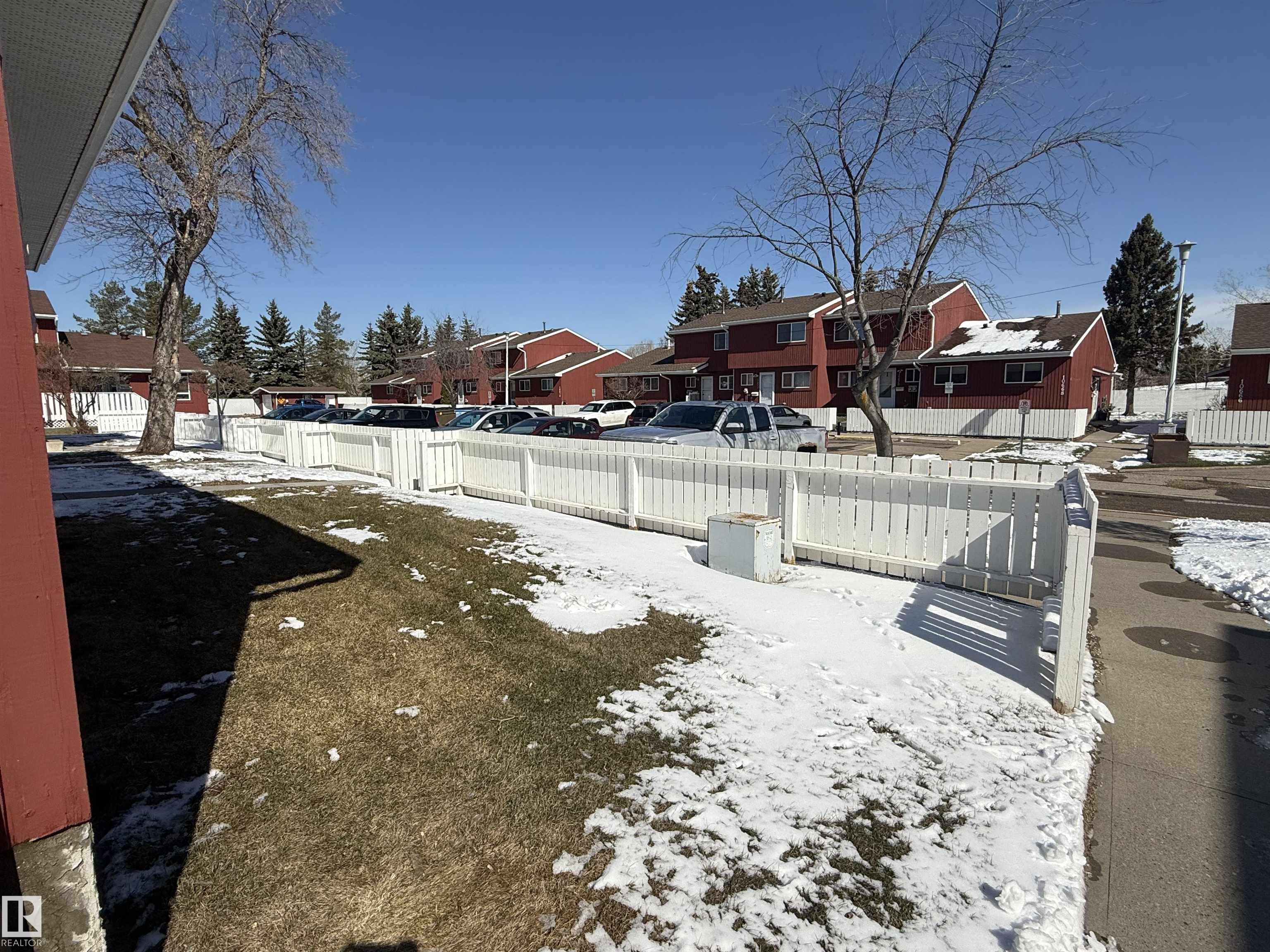 Photo 9 at 10654 Beaumaris Road NW, Lorelei, Edmonton