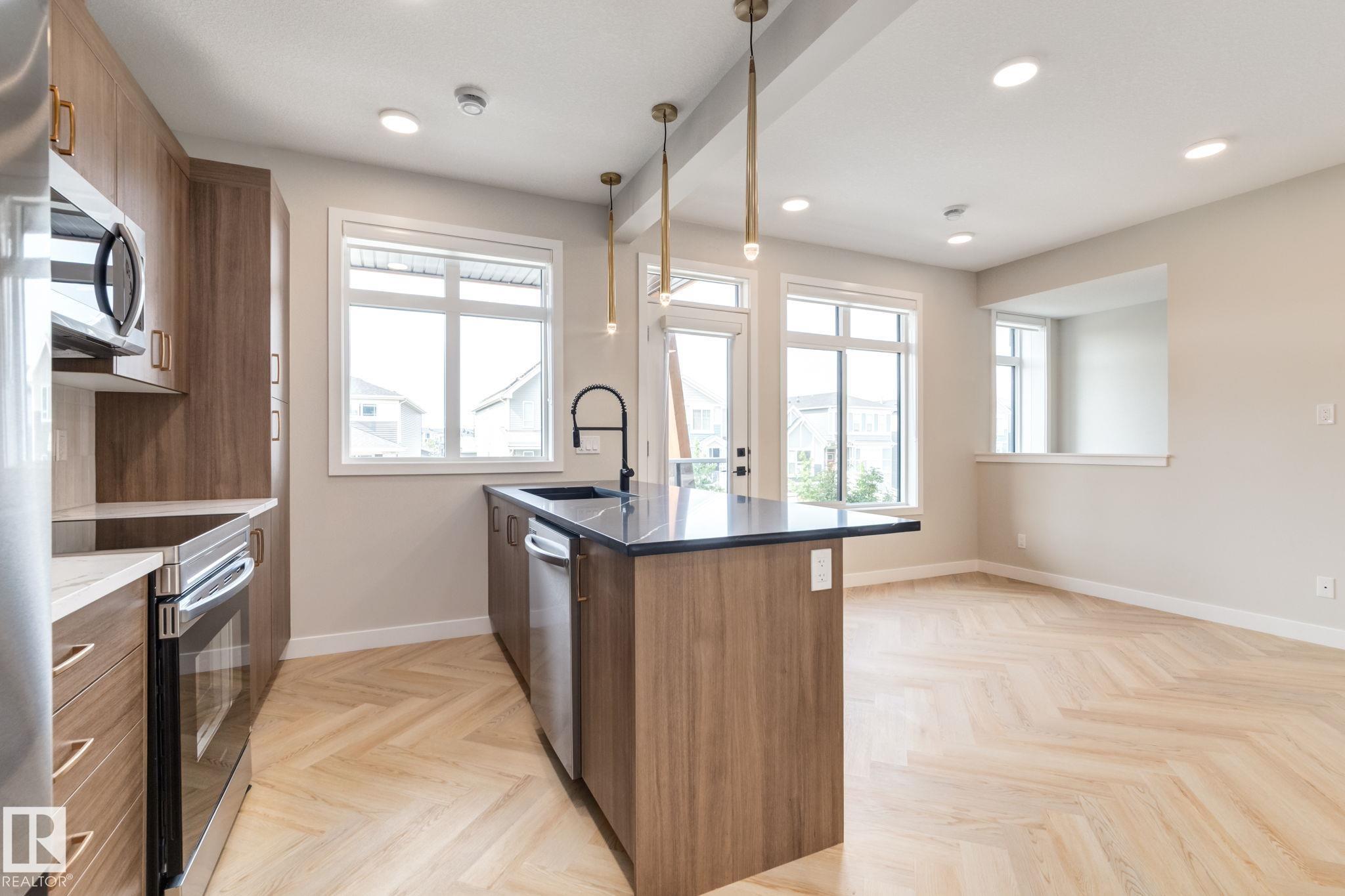 Photo 7 at 41 - 16231 19 Avenue SW, Glenridding Ravine, Edmonton