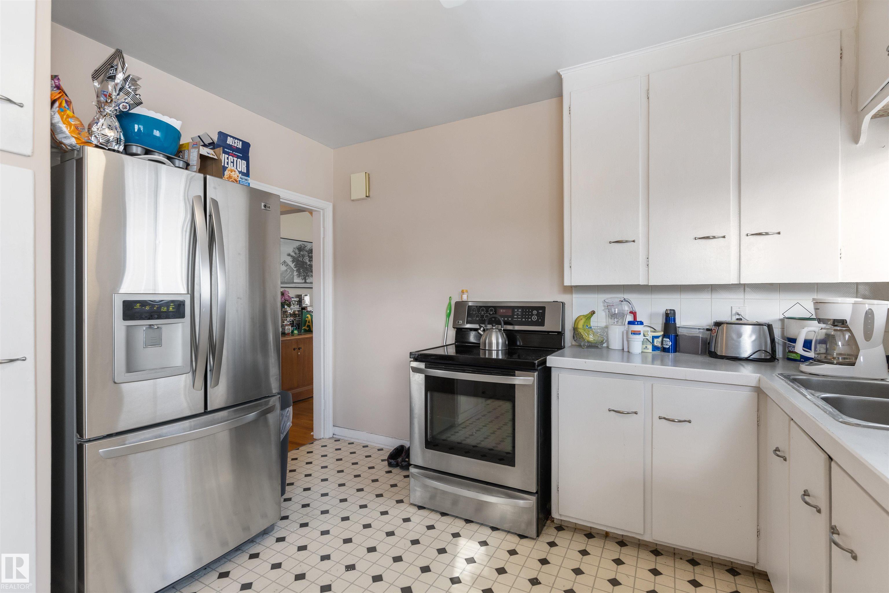 Photo 8 at 10838 110 Street NW, Queen Mary Park, Edmonton