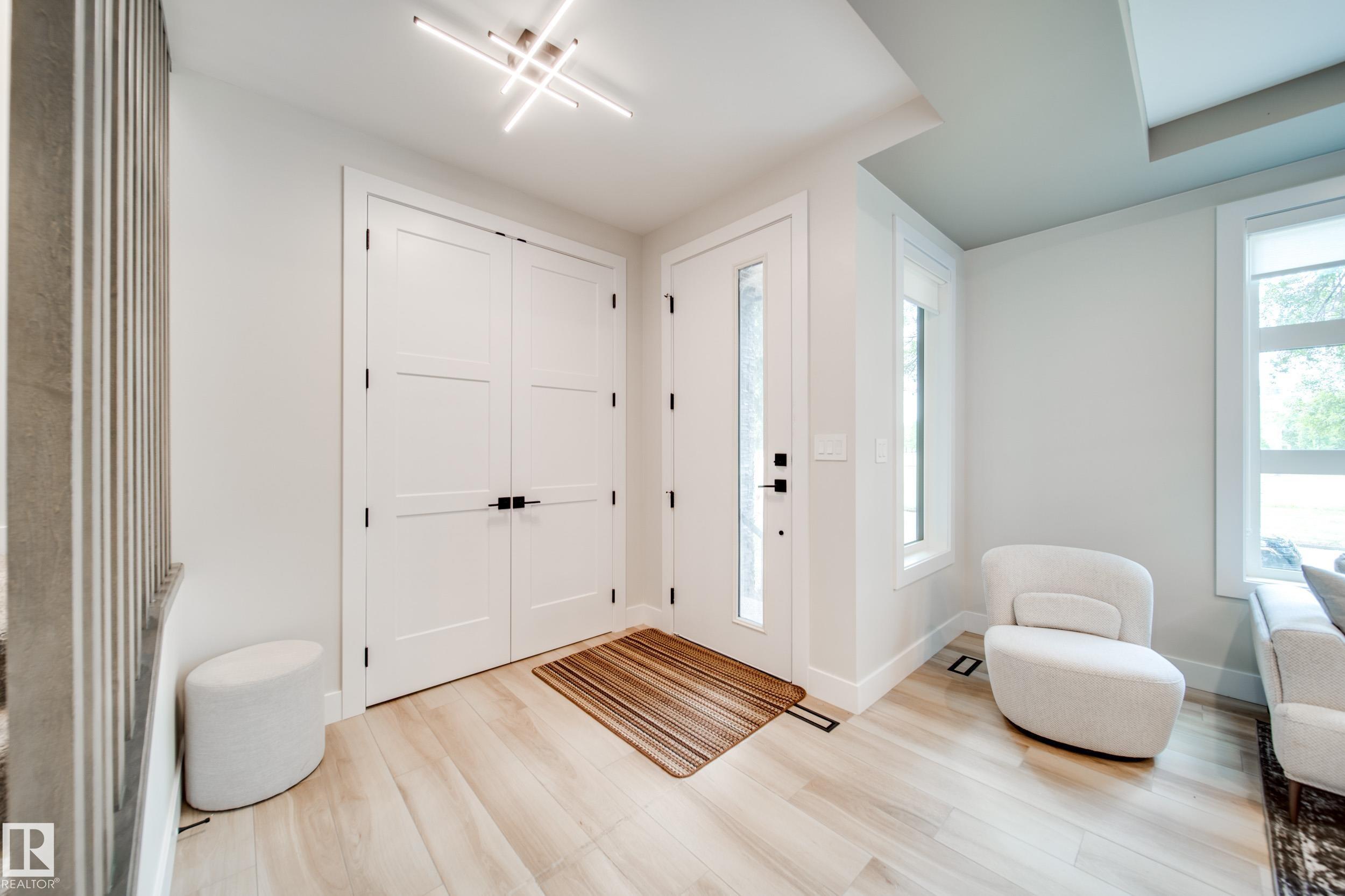 9625 101 Street NW, Rossdale, Edmonton