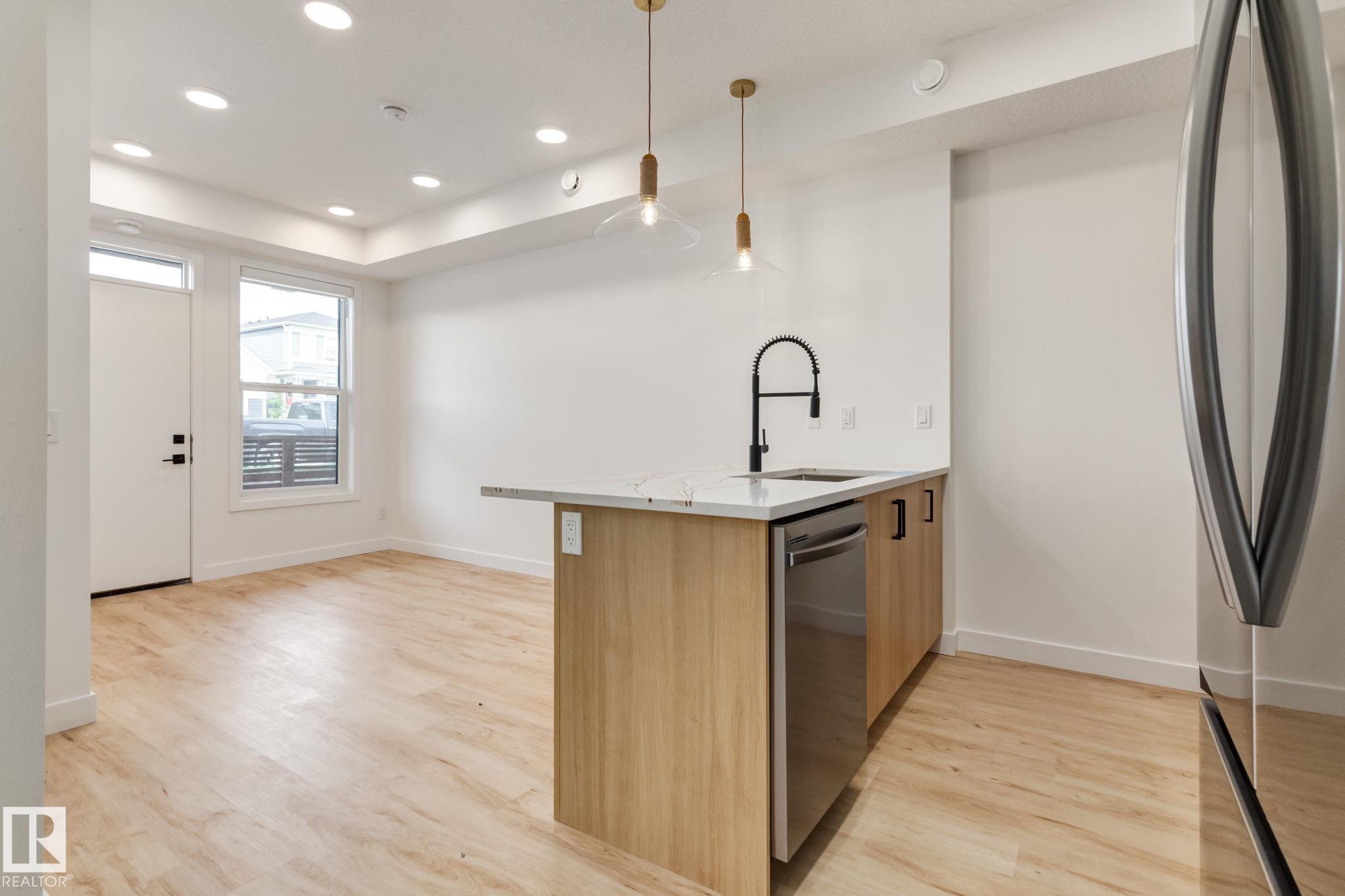 Photo 10 at 42 - 16231 19 Avenue SW, Glenridding Ravine, Edmonton