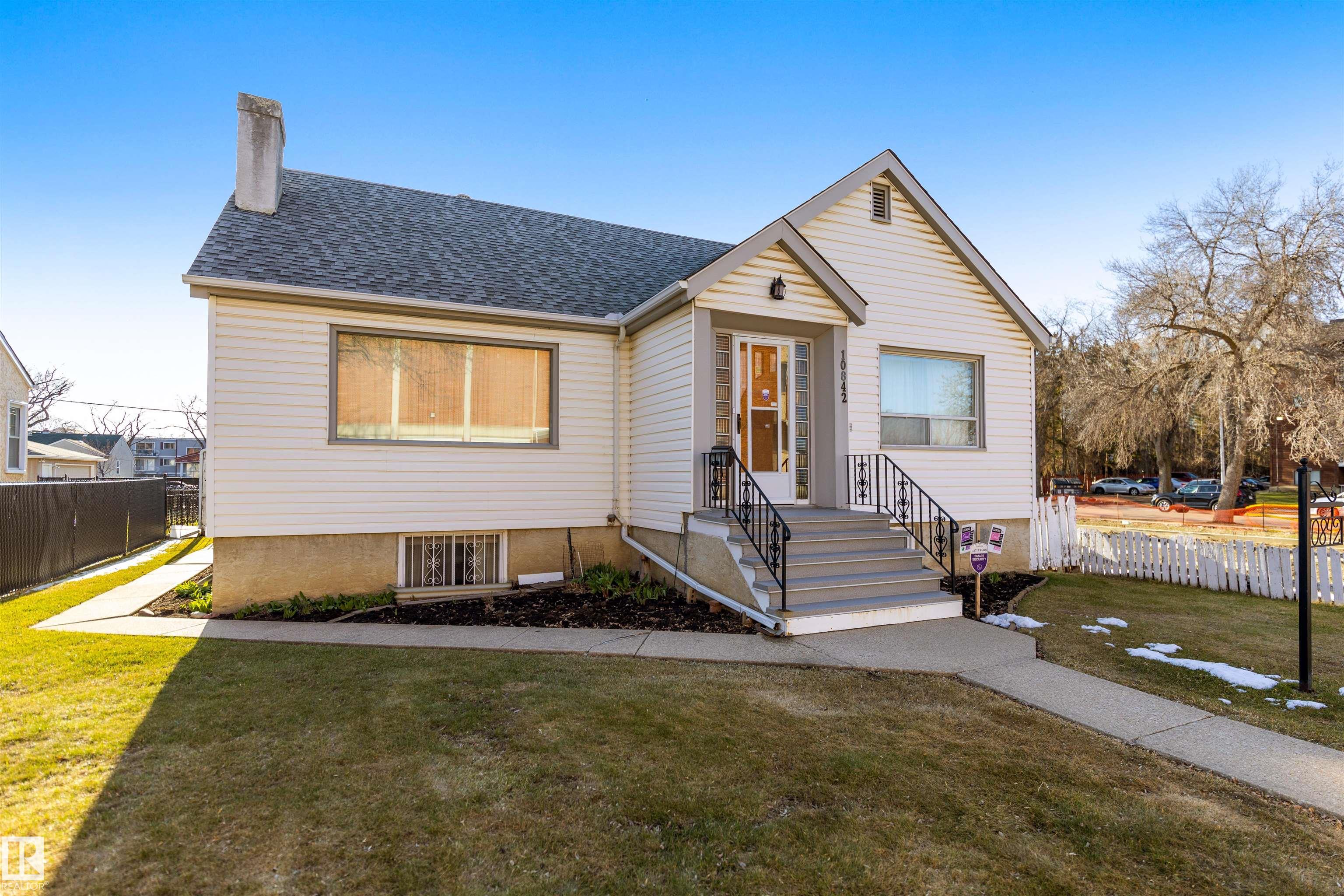 10842 110 Street NW, Queen Mary Park, Edmonton