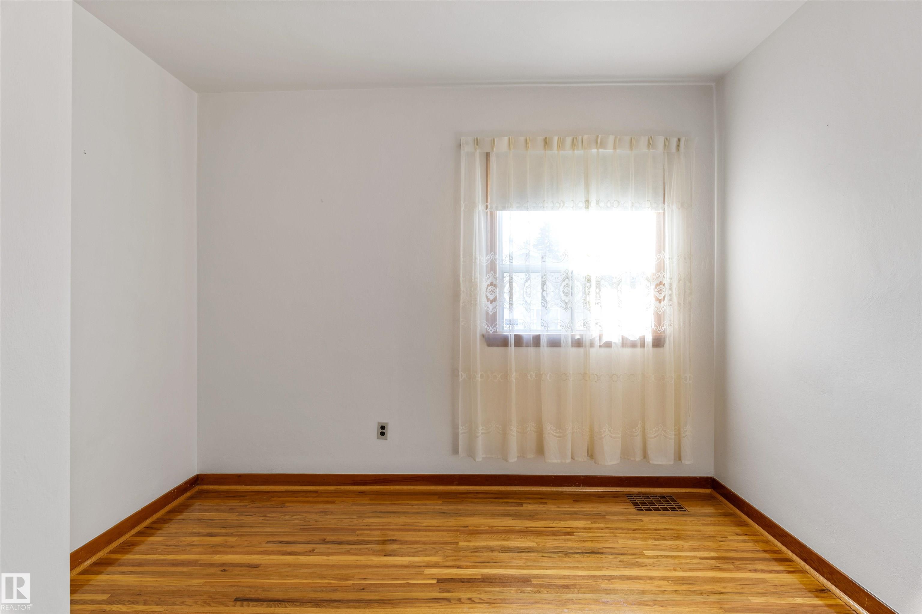 Photo 13 at 10842 110 Street NW, Queen Mary Park, Edmonton