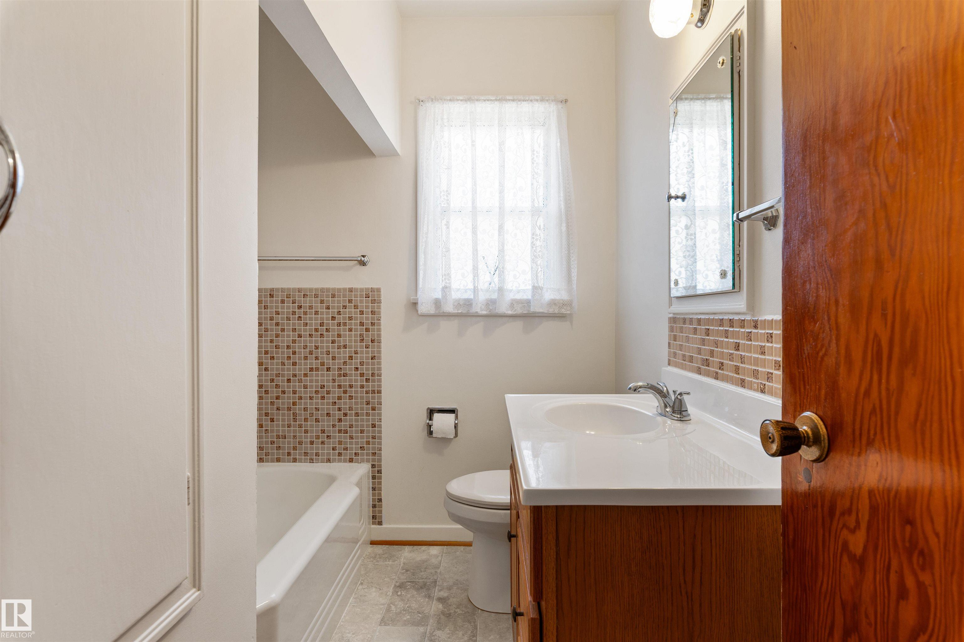 Photo 17 at 10842 110 Street NW, Queen Mary Park, Edmonton