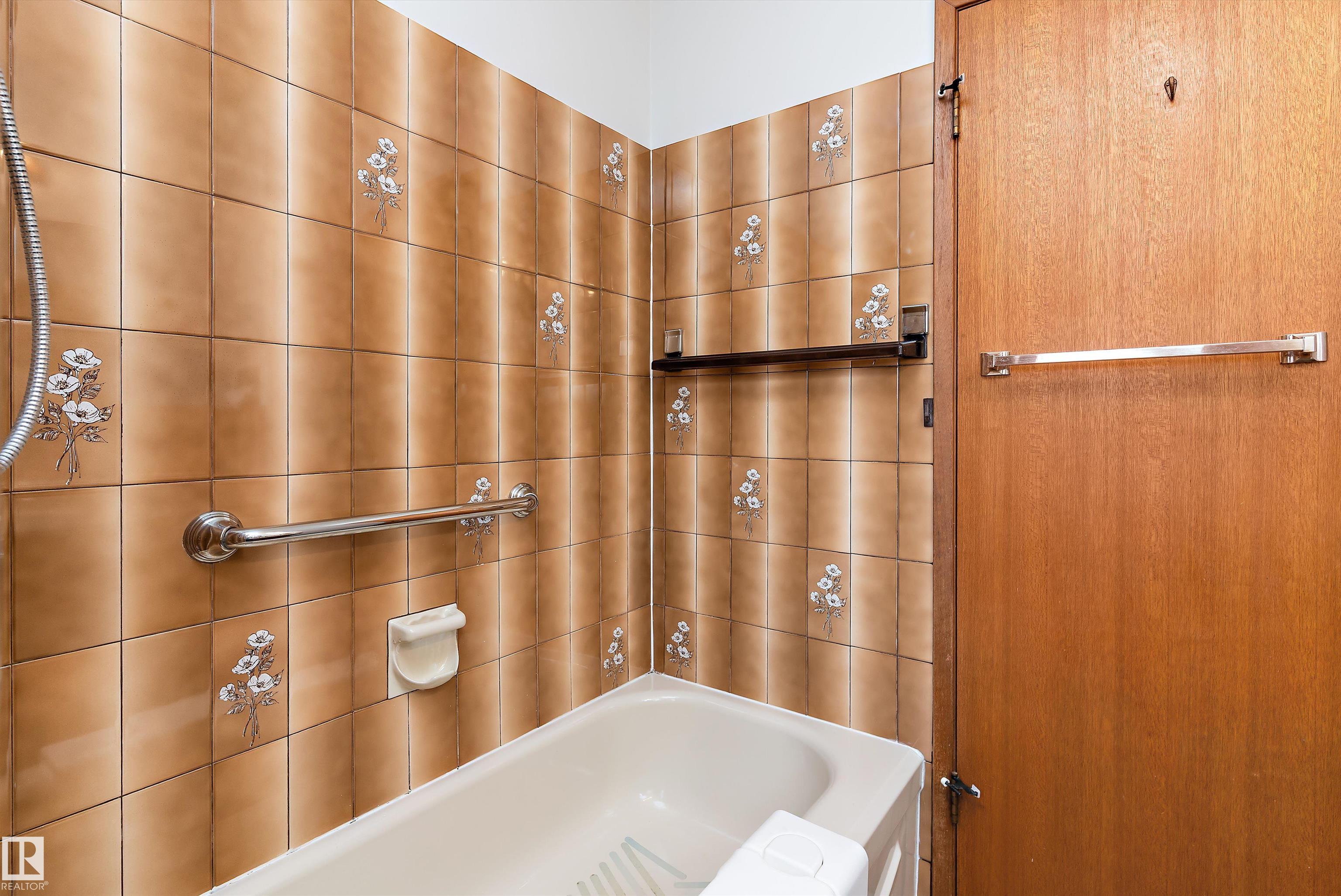 Photo 24 at 9411 68a Street NW, Ottewell, Edmonton