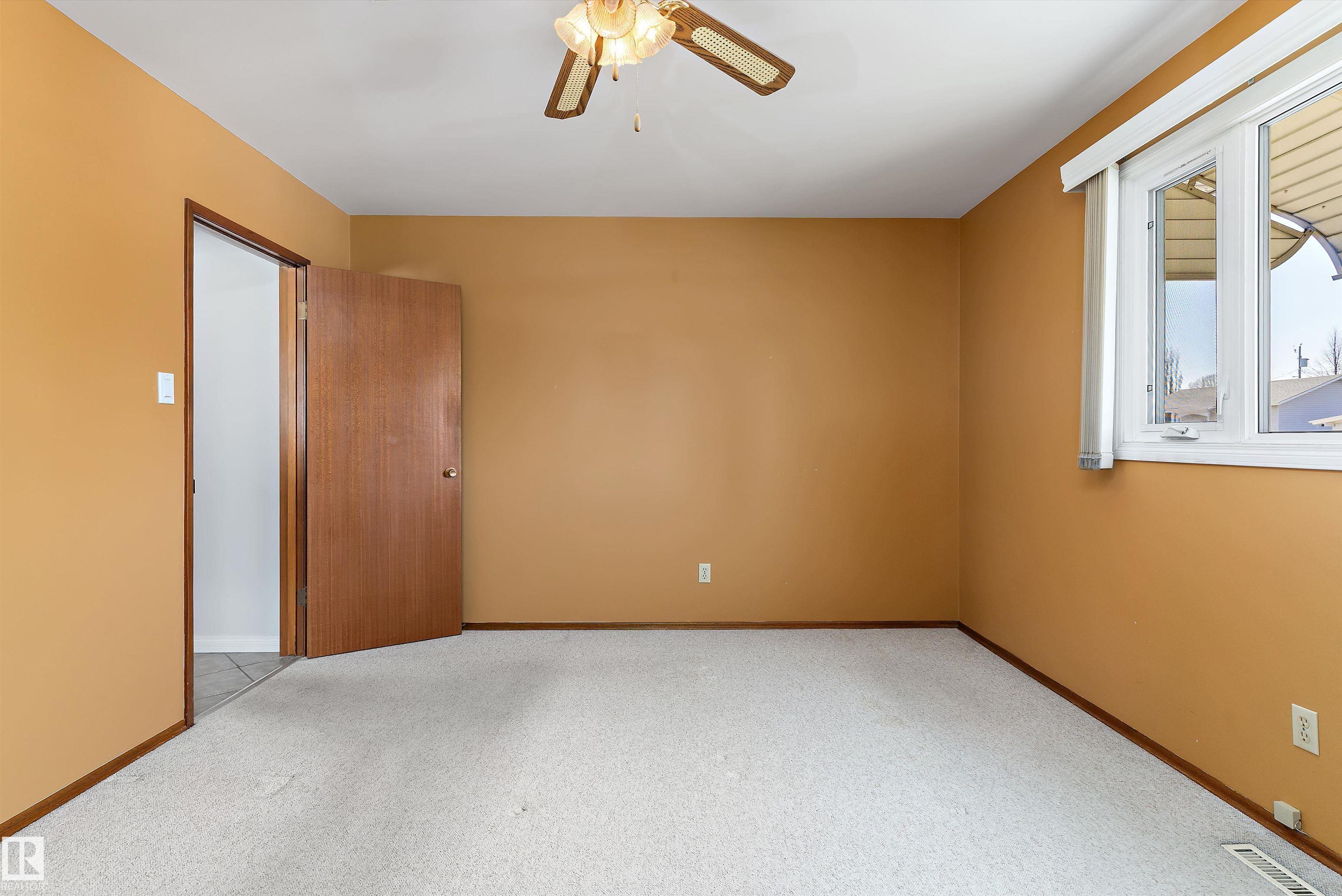 Photo 34 at 9411 68a Street NW, Ottewell, Edmonton