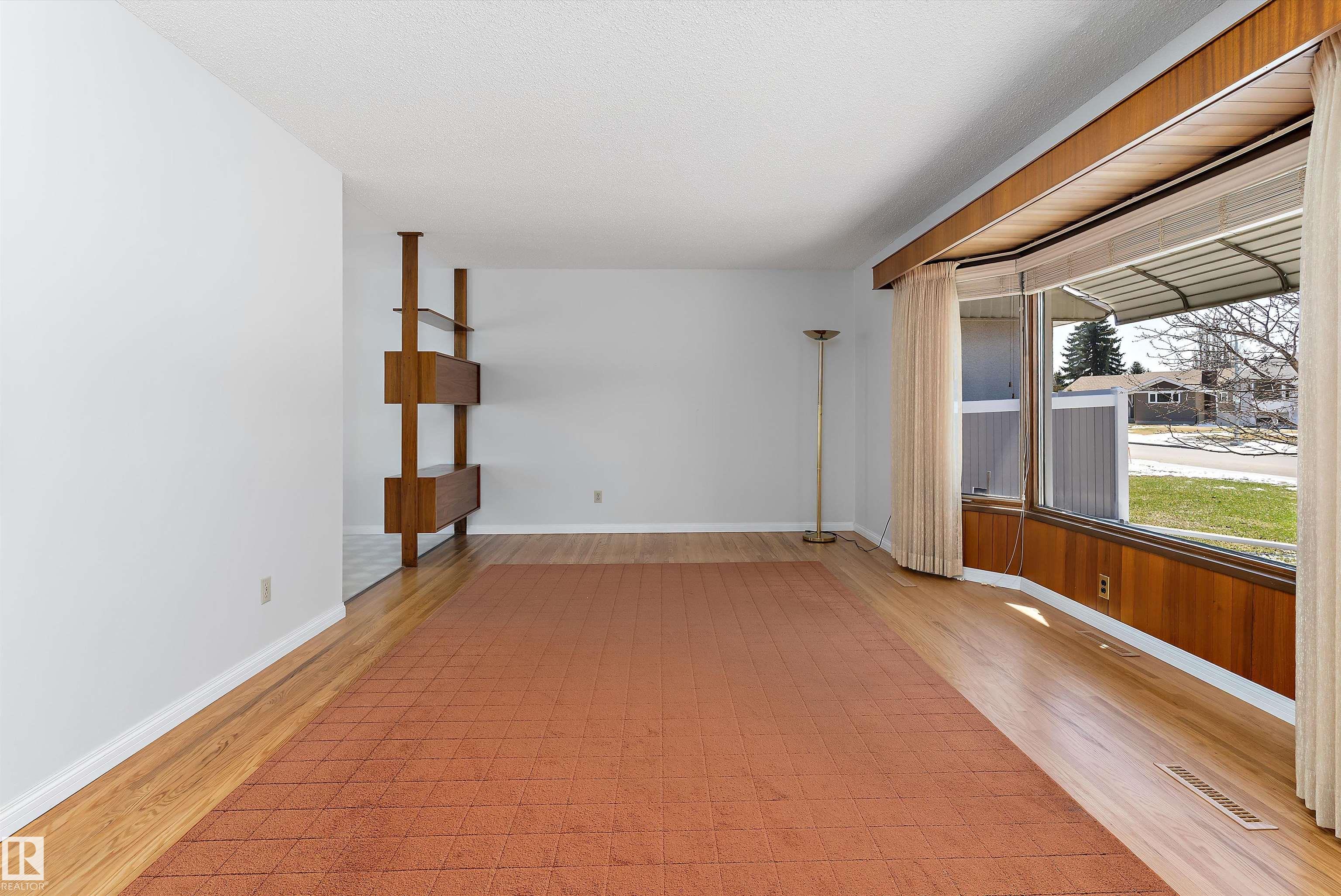 Photo 10 at 9411 68a Street NW, Ottewell, Edmonton