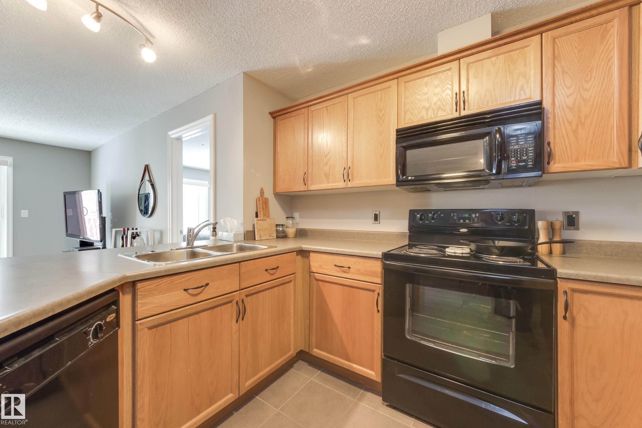 Photo 8 at 213 - 4403 23 Street NW, Larkspur, Edmonton