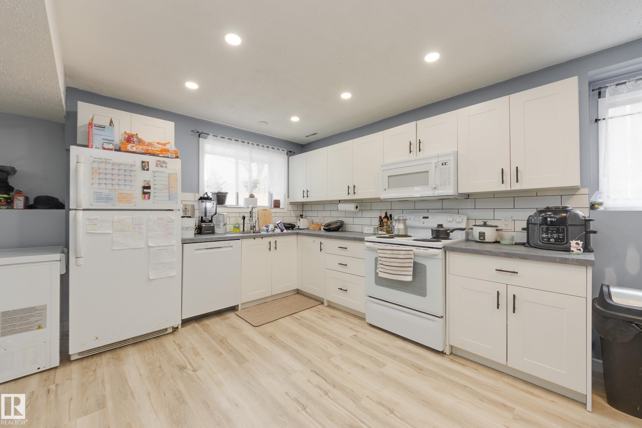 Photo 11 at 12775 116 Street NW, Calder, Edmonton