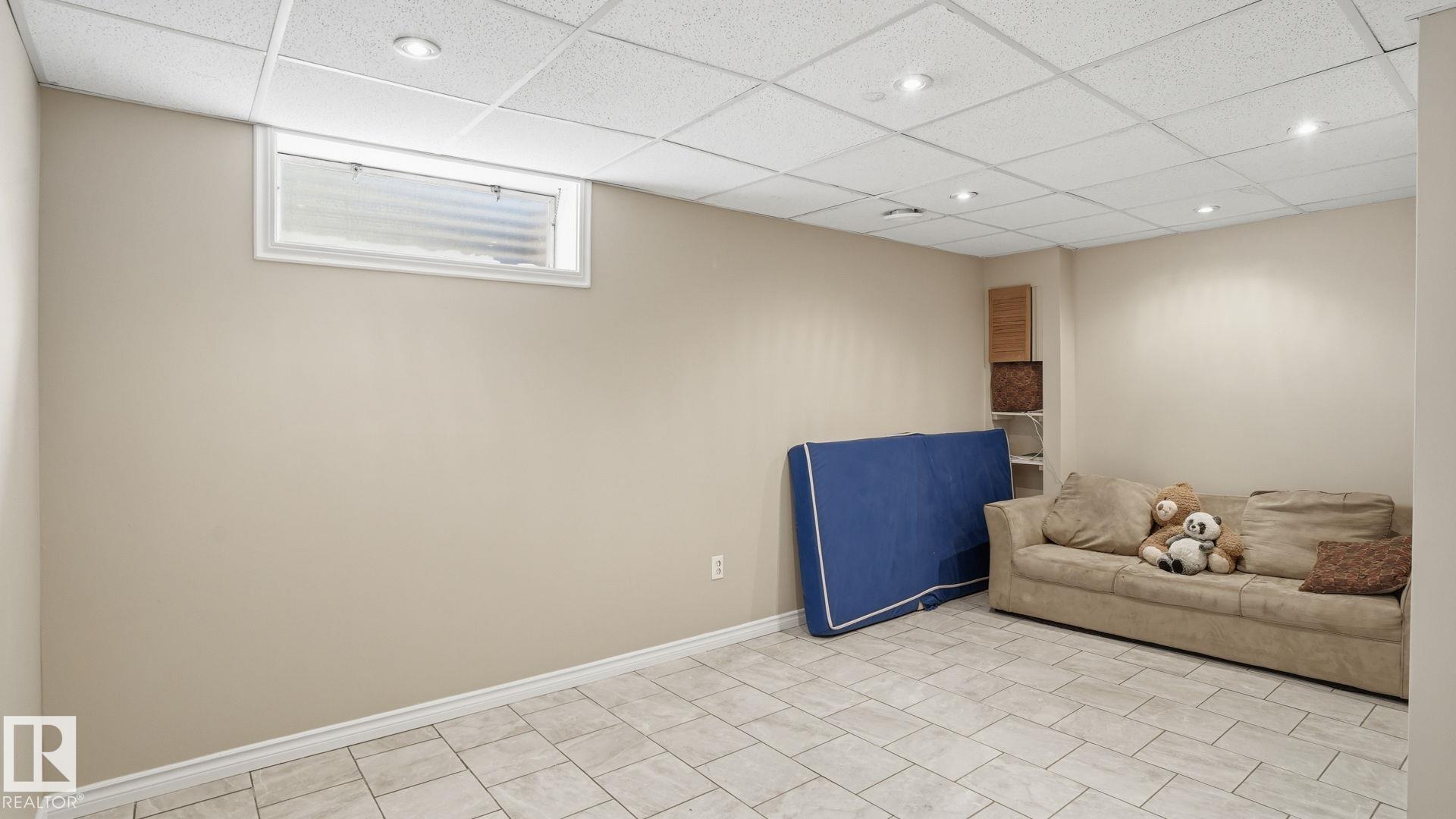 Photo 12 at 164 Mayfair Mews NW, Northmount, Edmonton