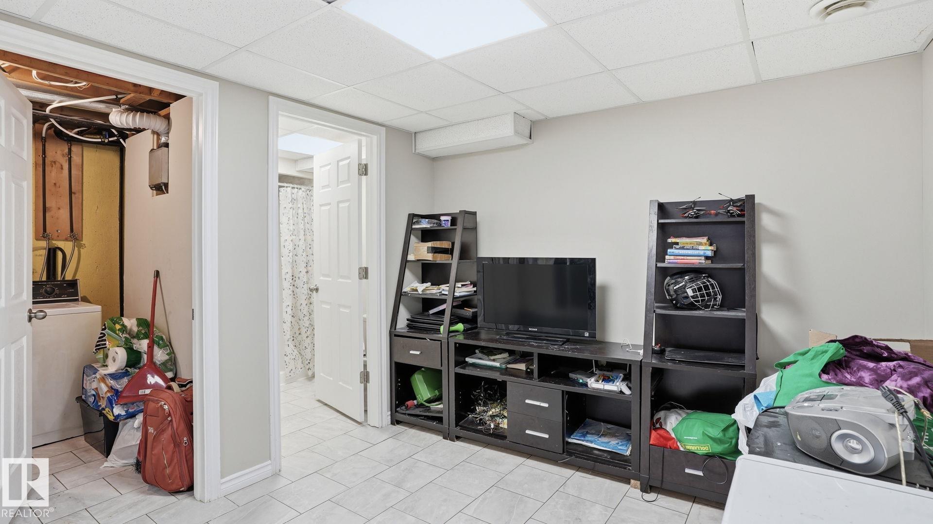 Photo 14 at 164 Mayfair Mews NW, Northmount, Edmonton