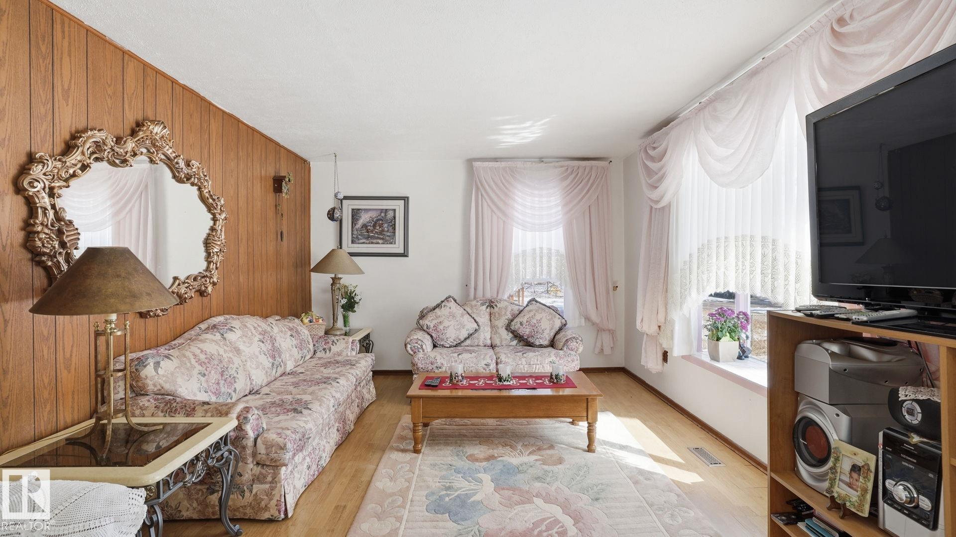 11512 86 Street NW, Parkdale, Edmonton