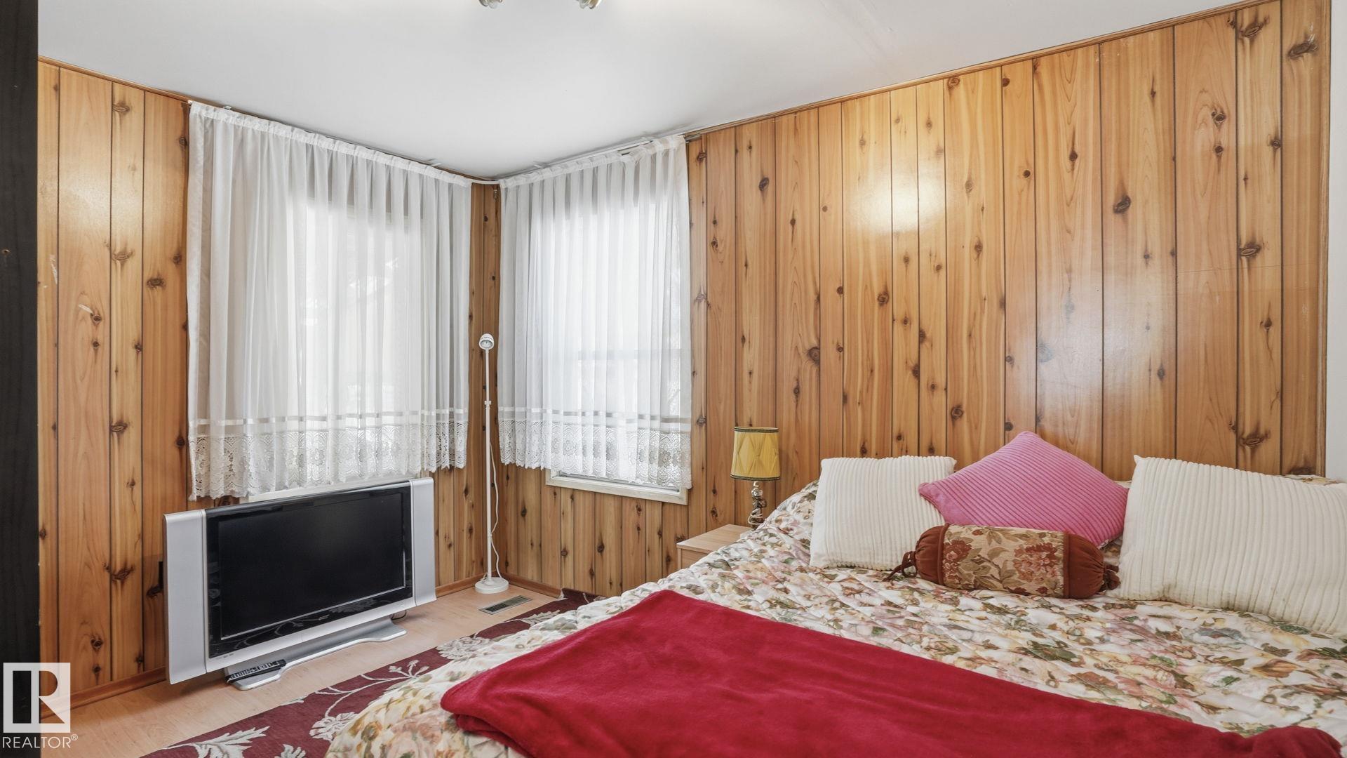 Photo 7 at 11512 86 Street NW, Parkdale, Edmonton