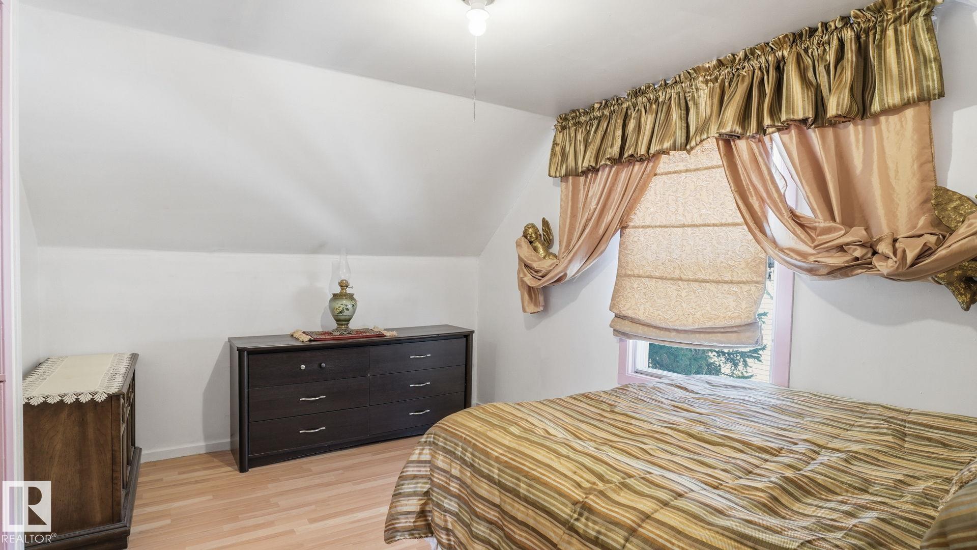 Photo 10 at 11512 86 Street NW, Parkdale, Edmonton