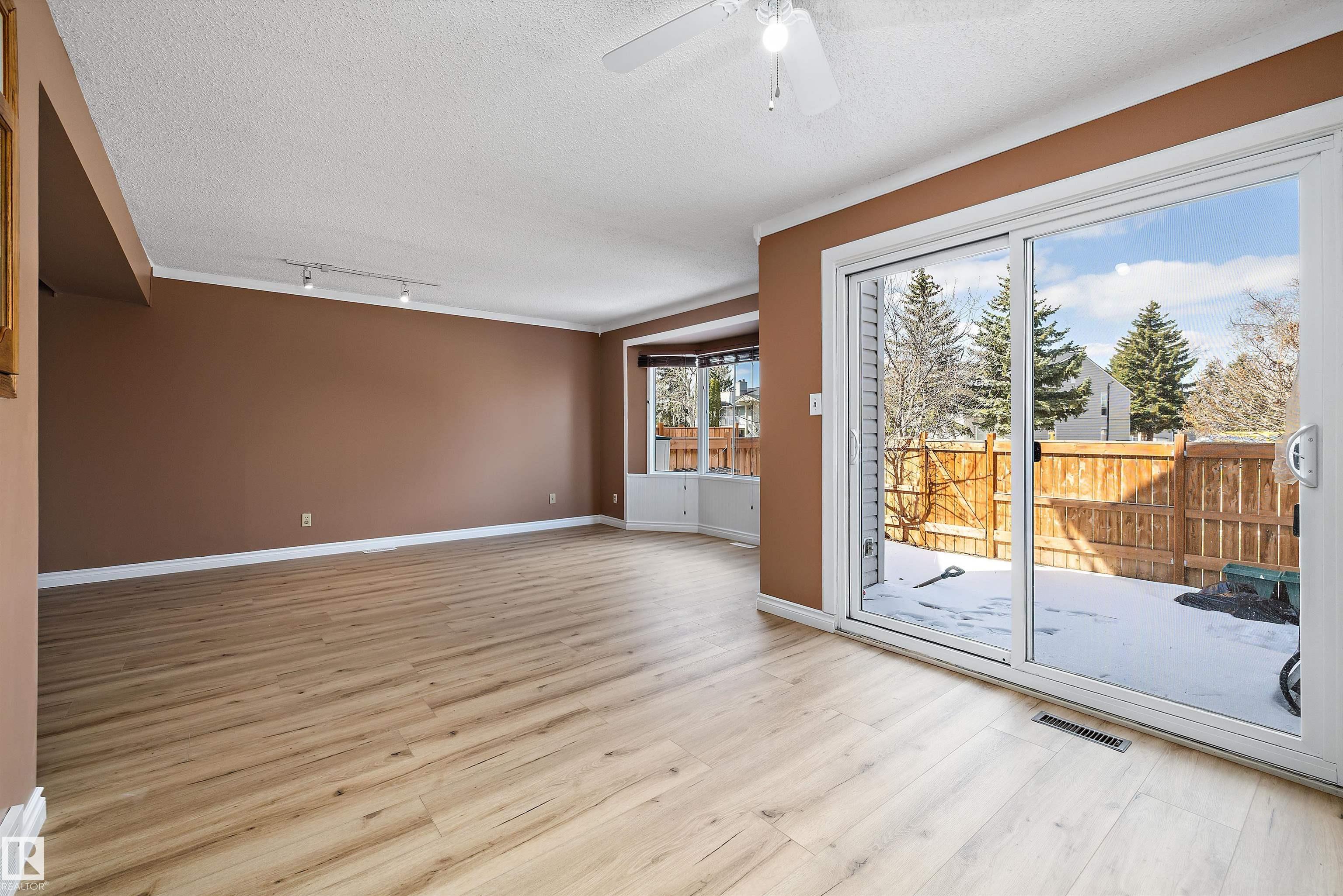 Photo 14 at 17423 92 Avenue NW, Summerlea, Edmonton