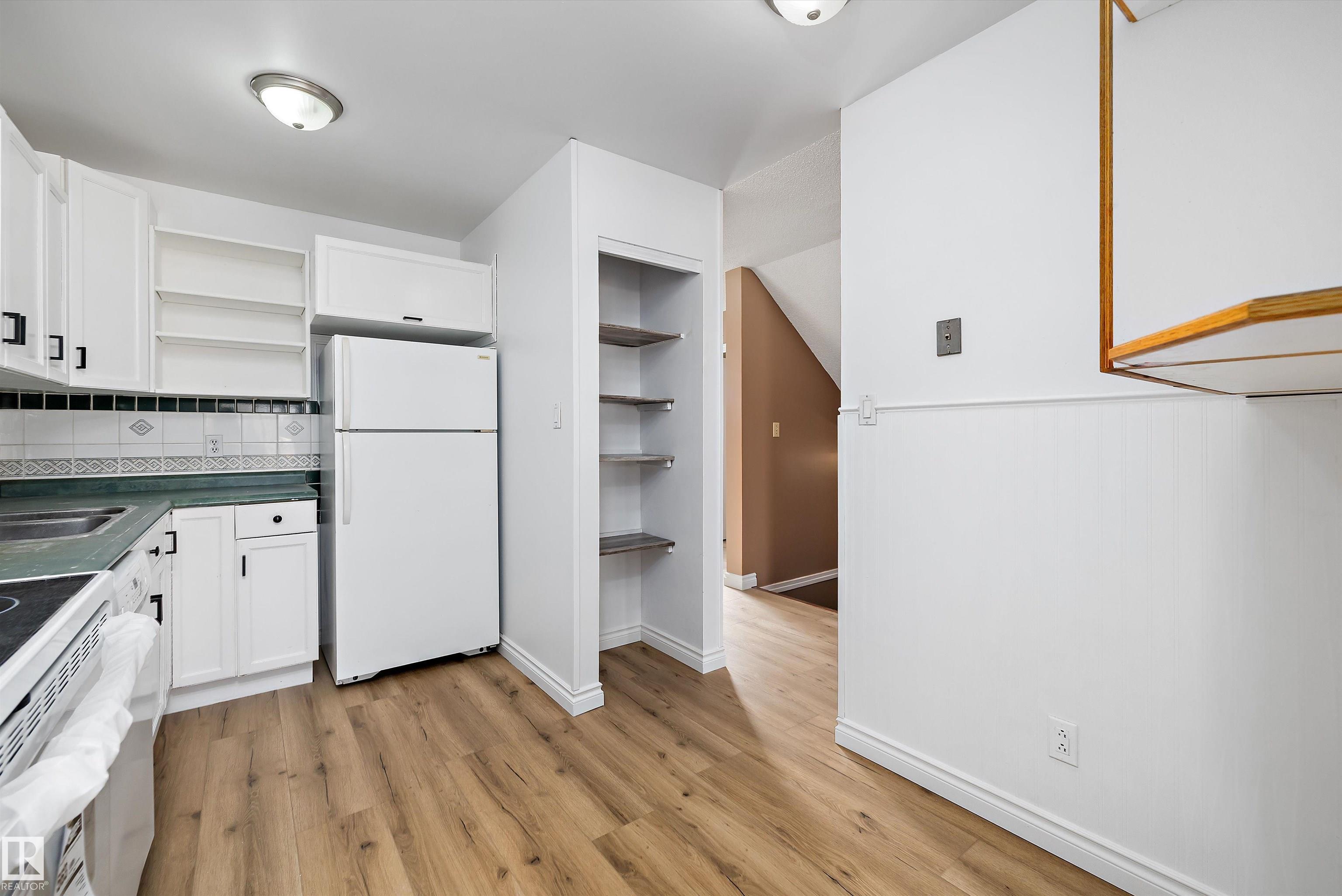 Photo 15 at 17423 92 Avenue NW, Summerlea, Edmonton