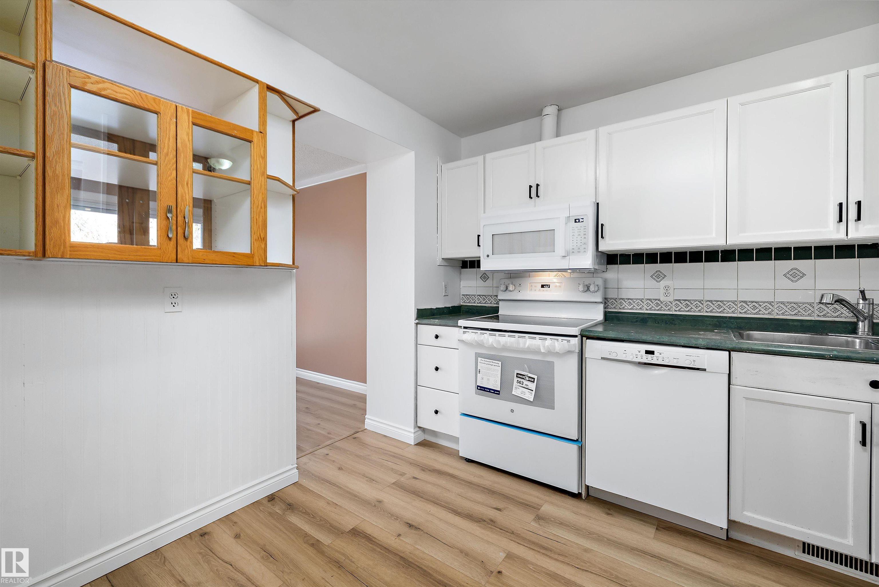 Photo 19 at 17423 92 Avenue NW, Summerlea, Edmonton