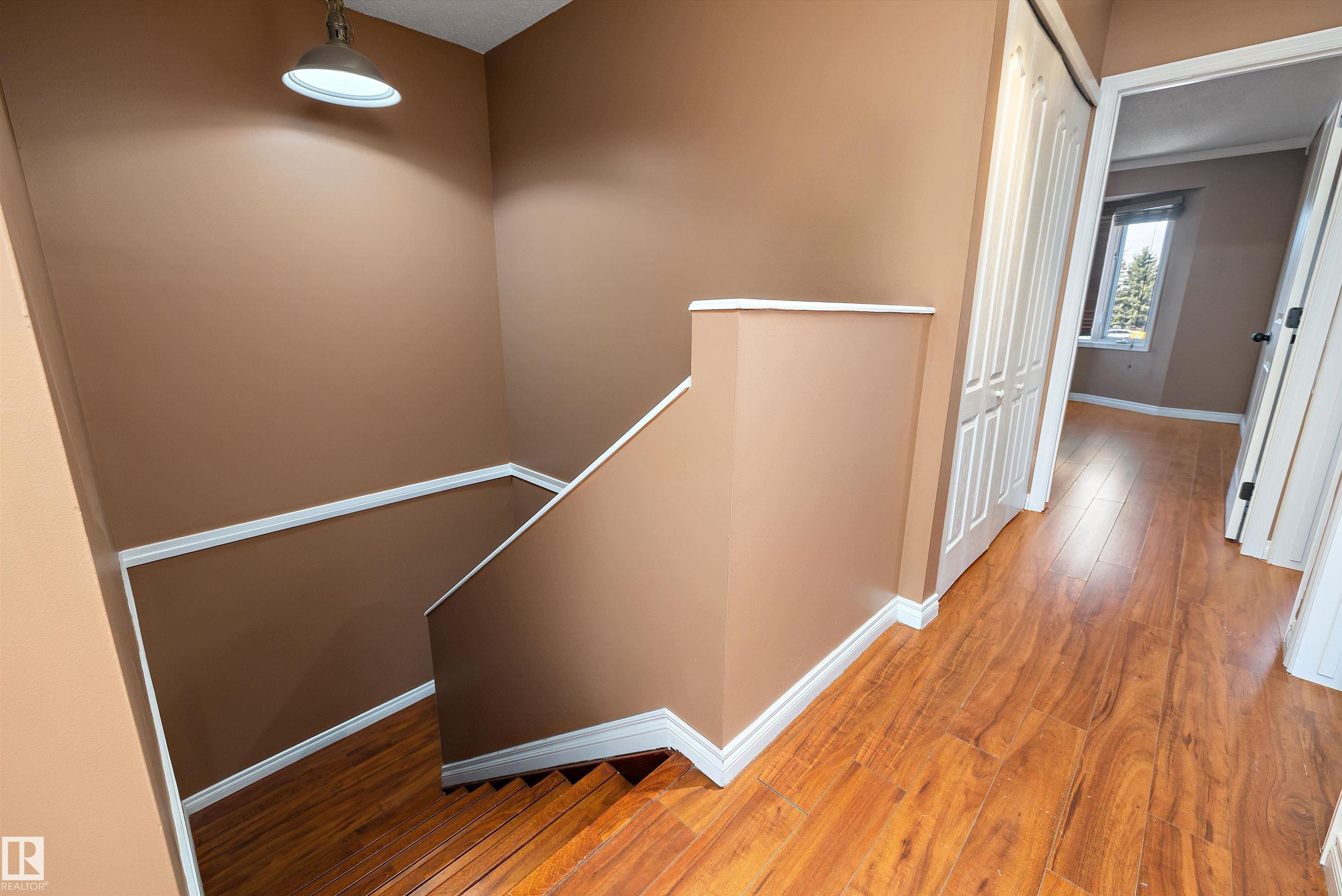 Photo 20 at 17423 92 Avenue NW, Summerlea, Edmonton