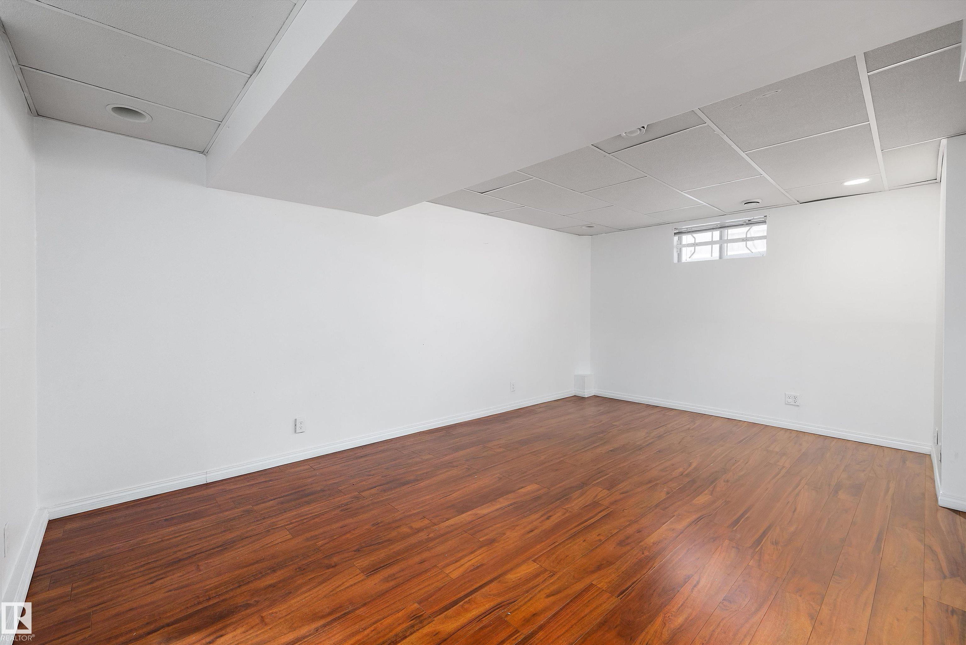 Photo 35 at 17423 92 Avenue NW, Summerlea, Edmonton