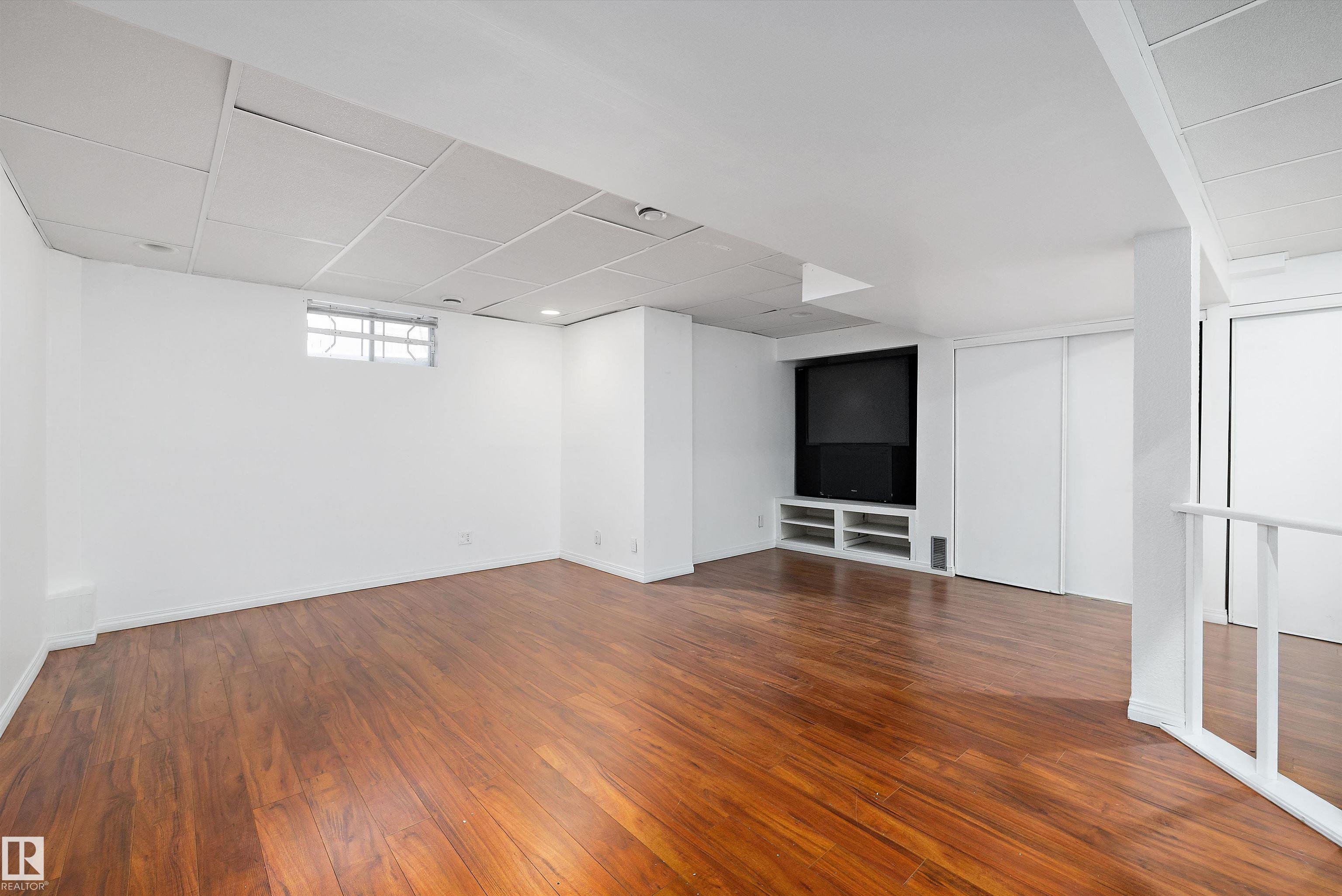 Photo 36 at 17423 92 Avenue NW, Summerlea, Edmonton